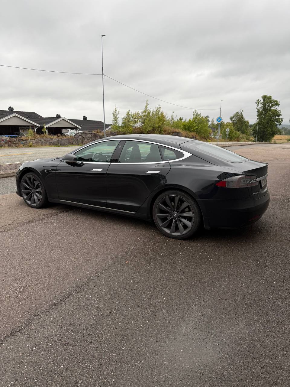 Tesla Model S 75, 320ps, 2017