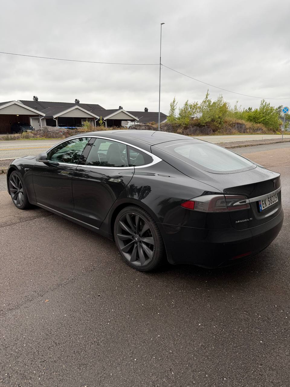 Tesla Model S 75, 320ps, 2017