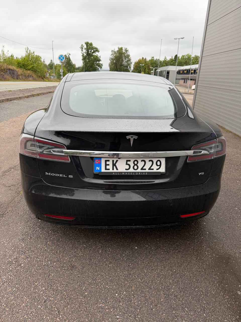 Tesla Model S 75, 320ps, 2017