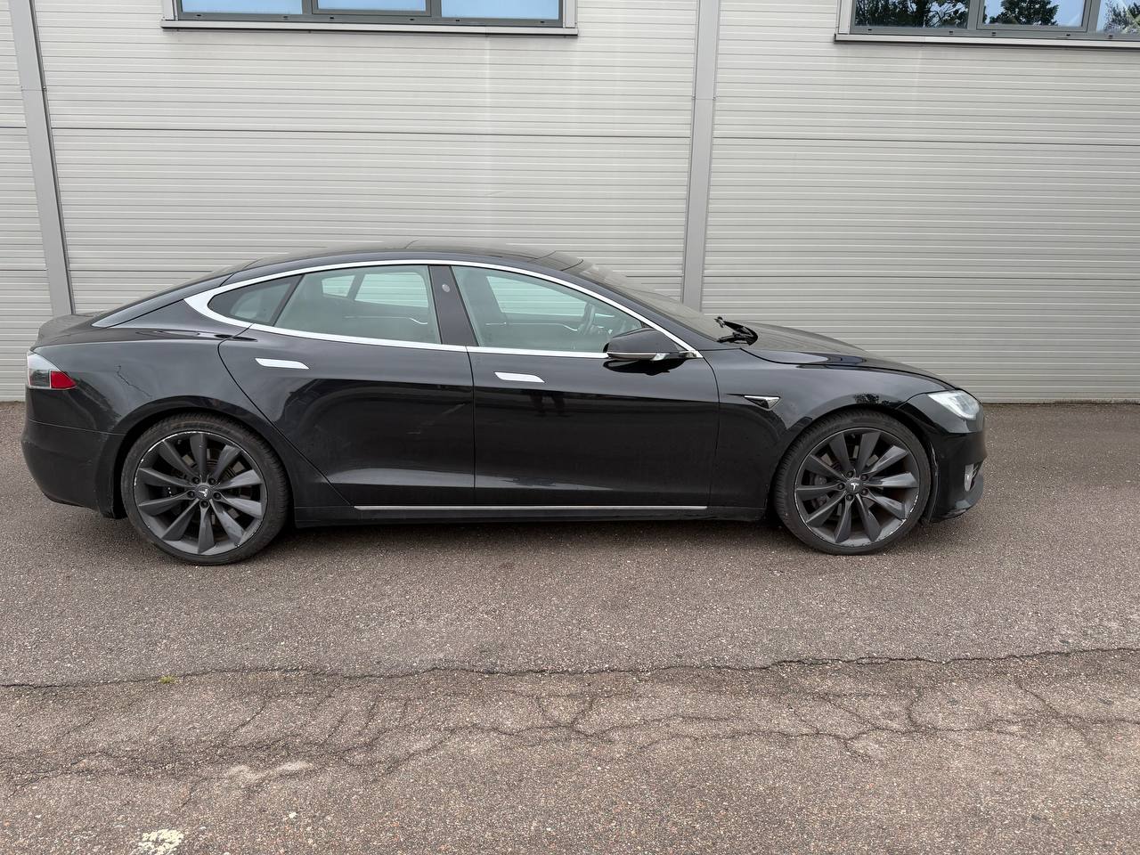 Tesla Model S 75, 320ps, 2017