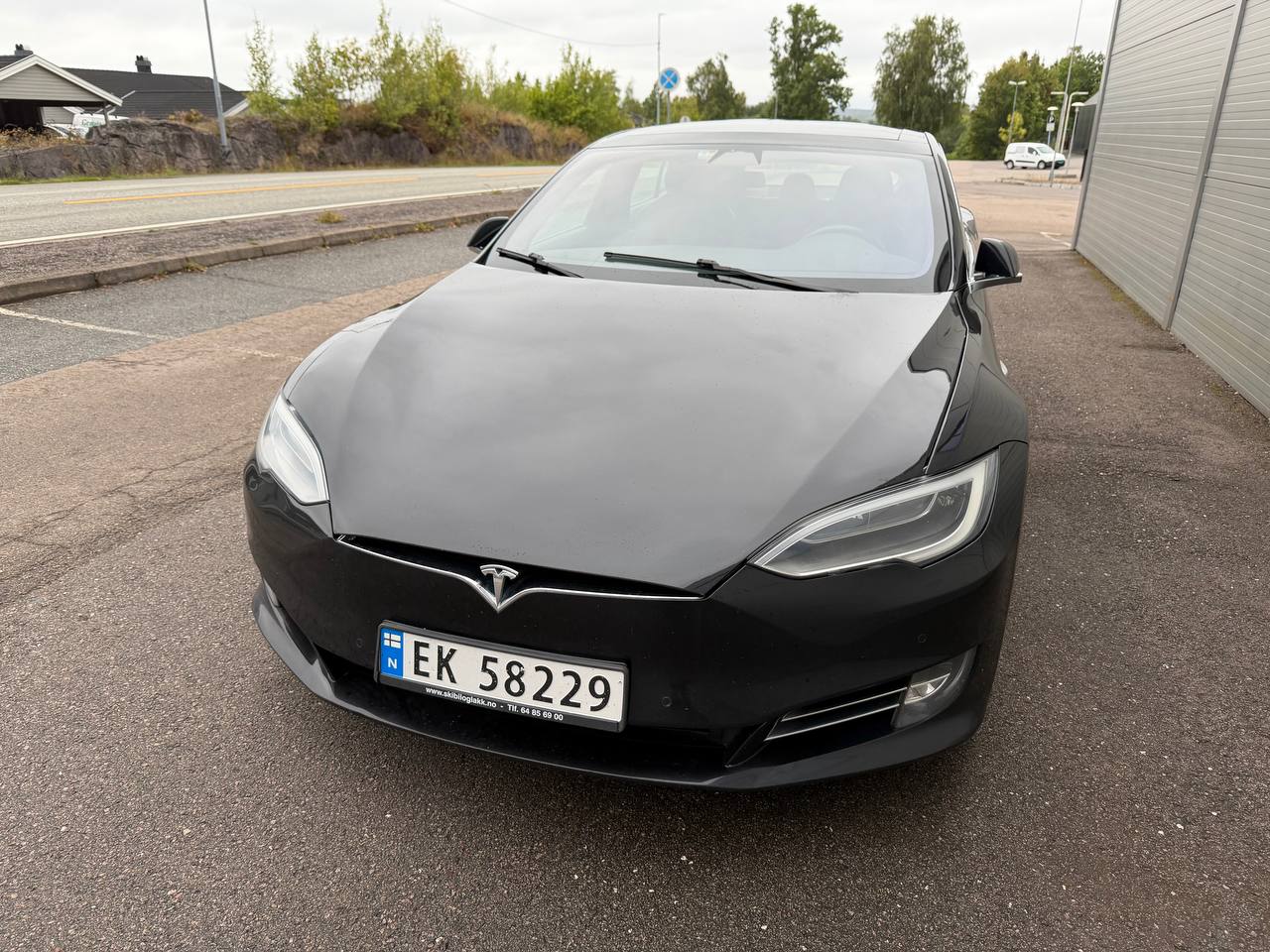 Tesla Model S 75, 320ps, 2017