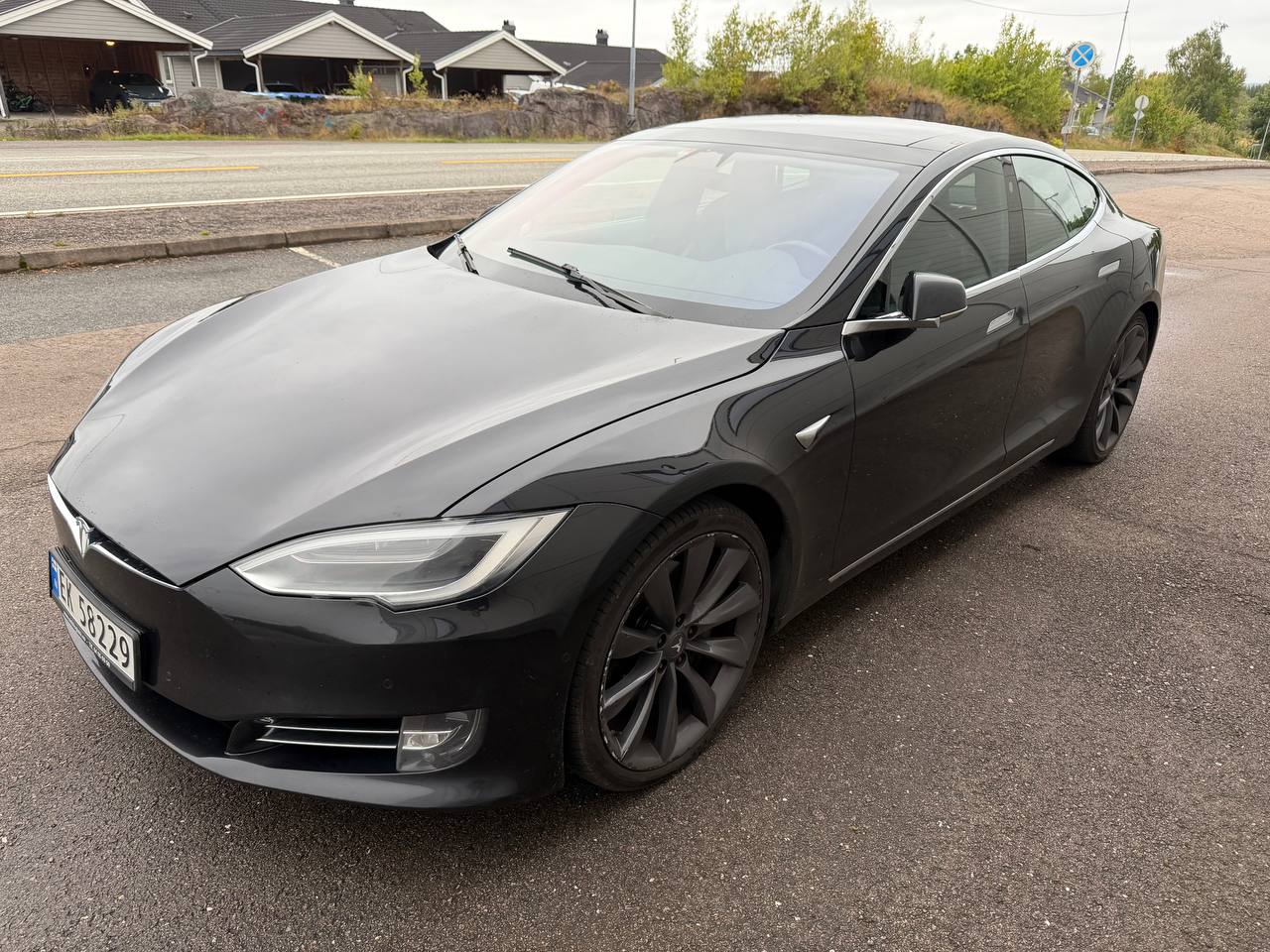 Tesla Model S 75, 320ps, 2017