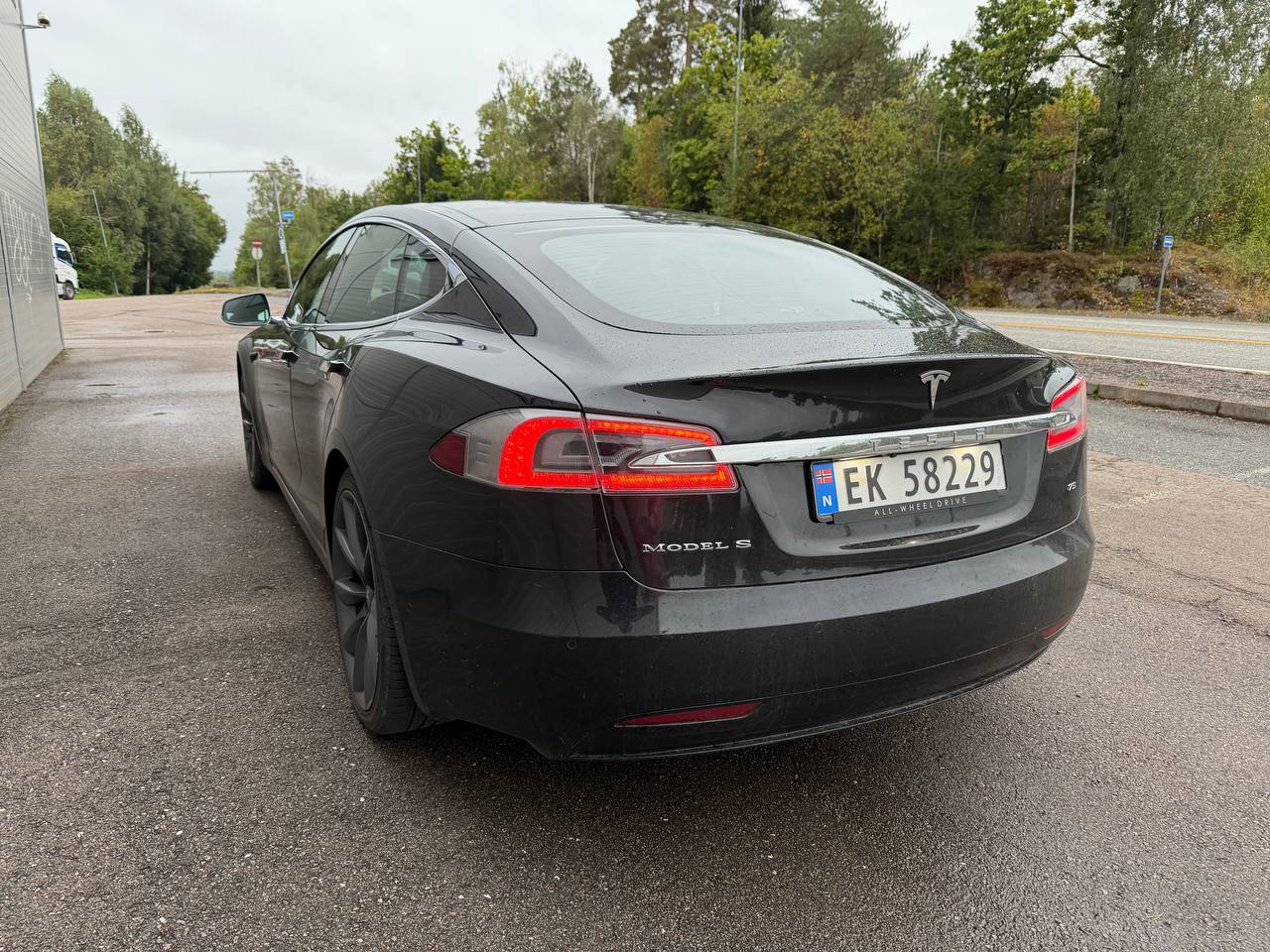 Tesla Model S 75, 320ps, 2017