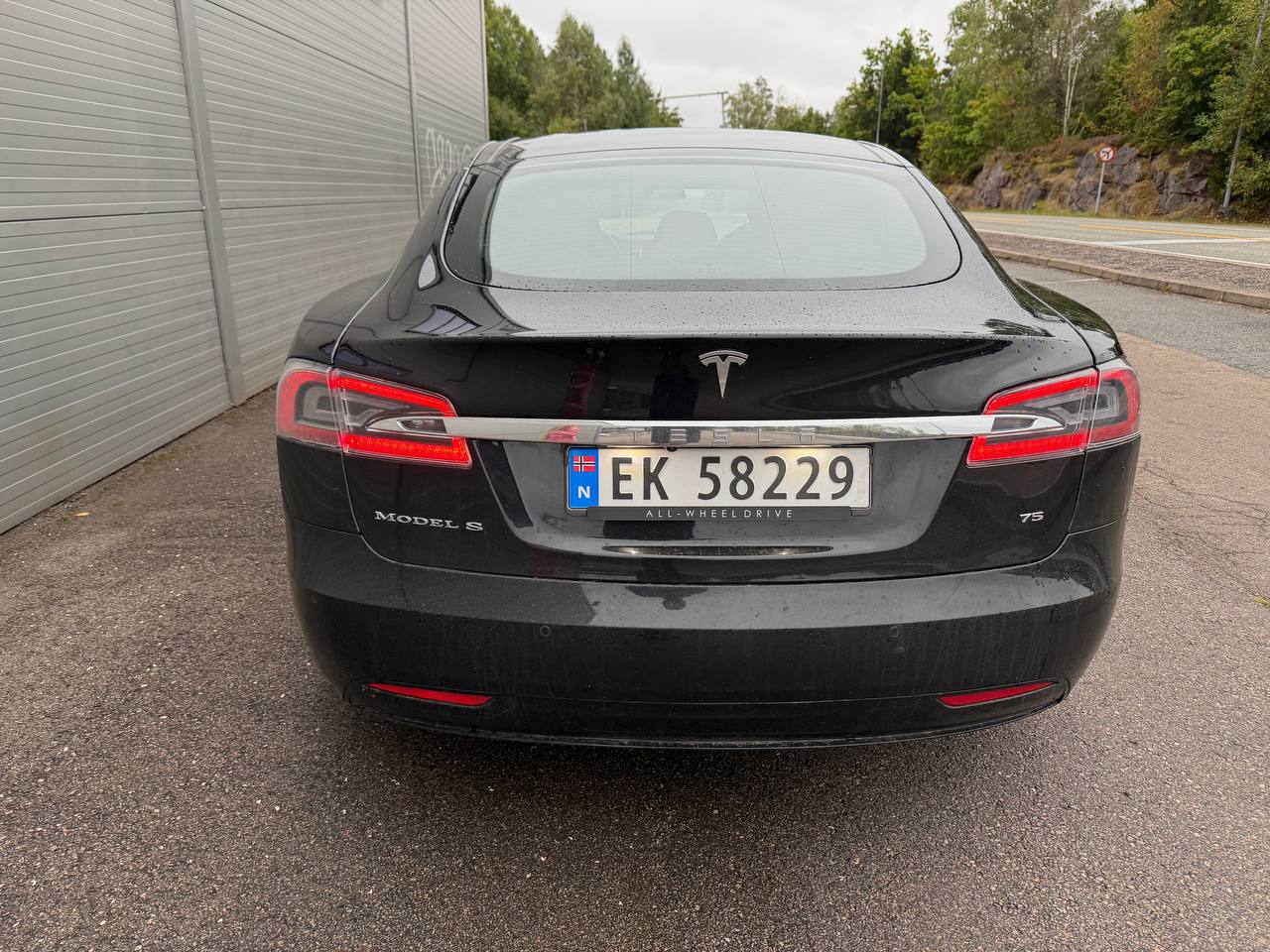 Tesla Model S 75, 320ps, 2017