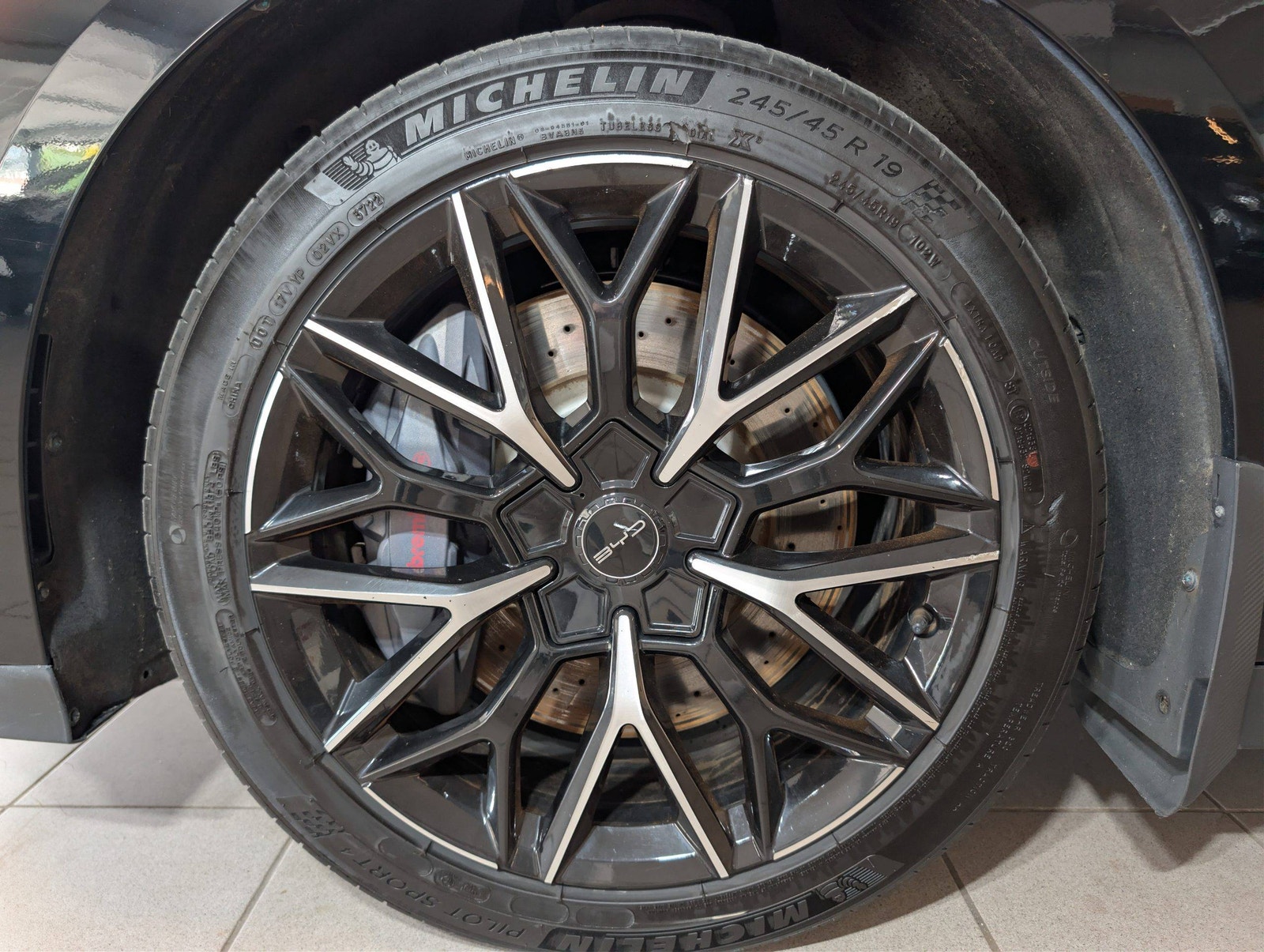 BYD Han EV AWD, 517hp, 2022