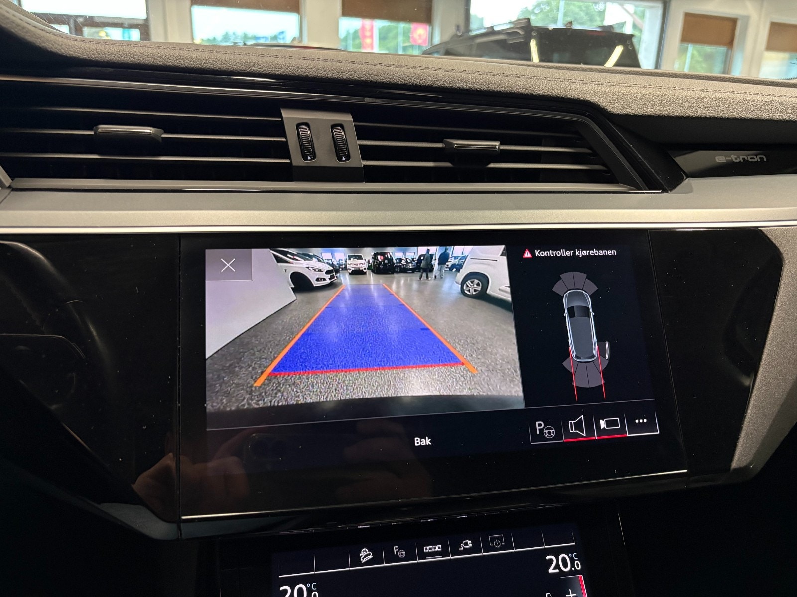 Audi e-tron 50 quattro, 313ps, 2021