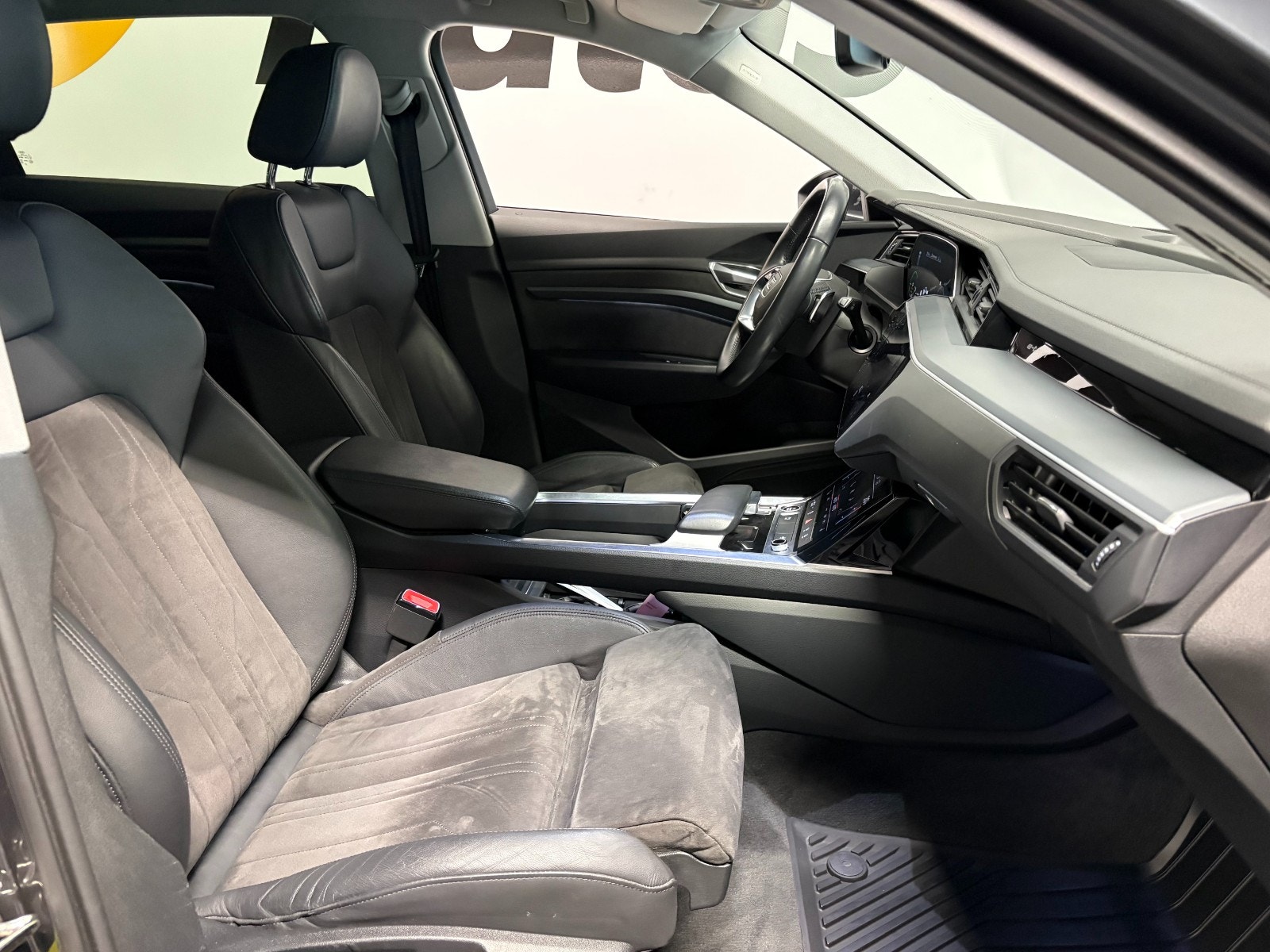 Audi e-tron 50 quattro, 313ps, 2021