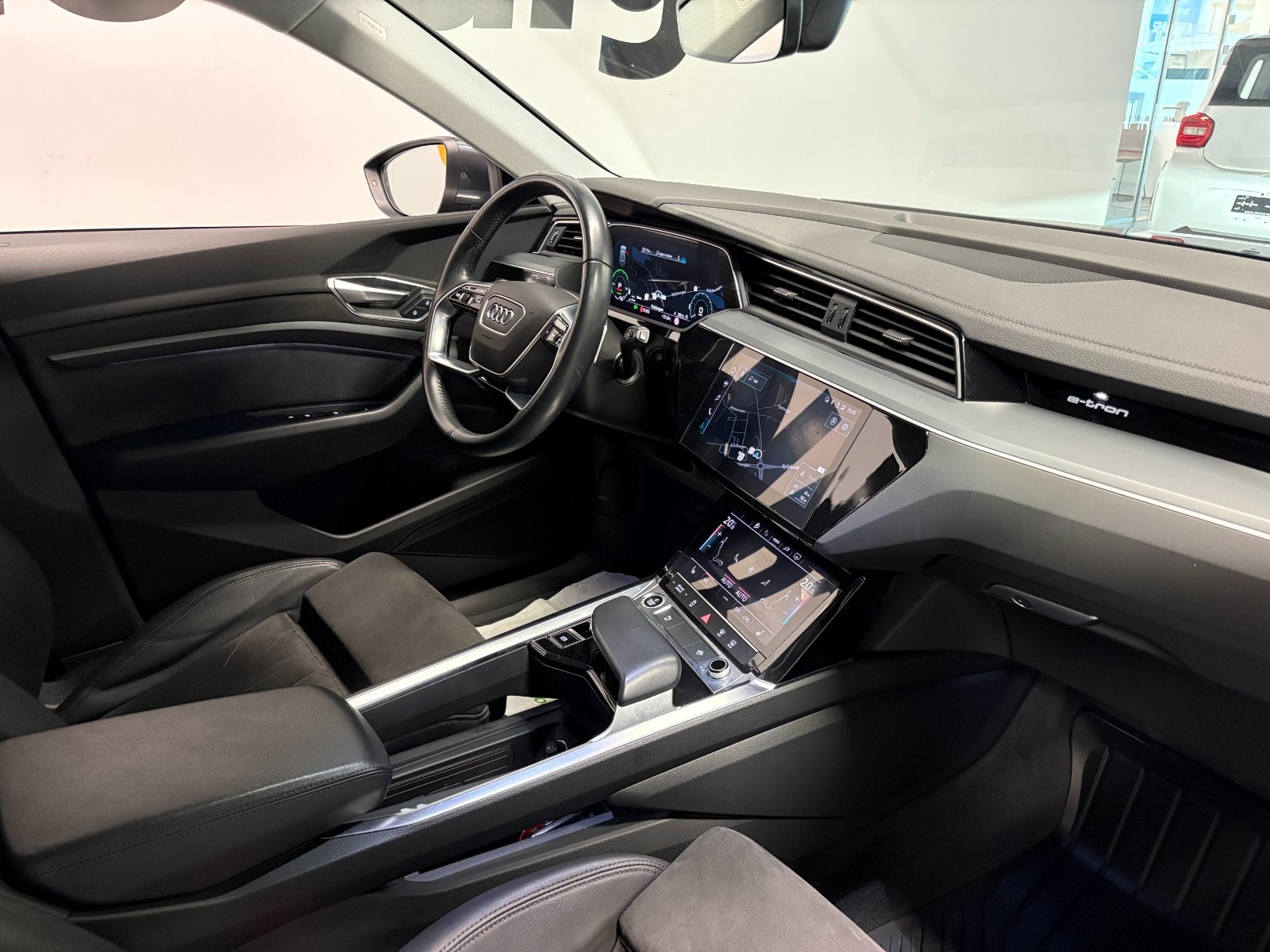 Audi e-tron 50 quattro, 313ps, 2021
