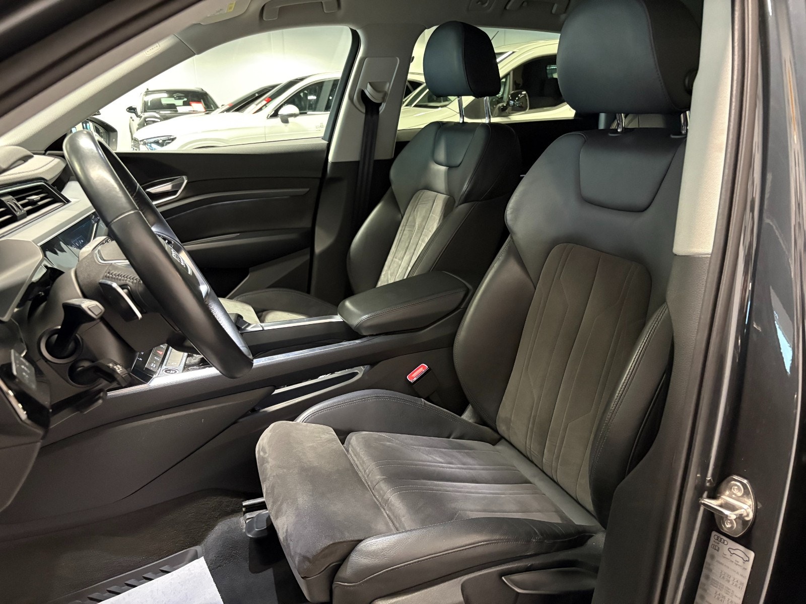 Audi e-tron 50 quattro, 313ps, 2021
