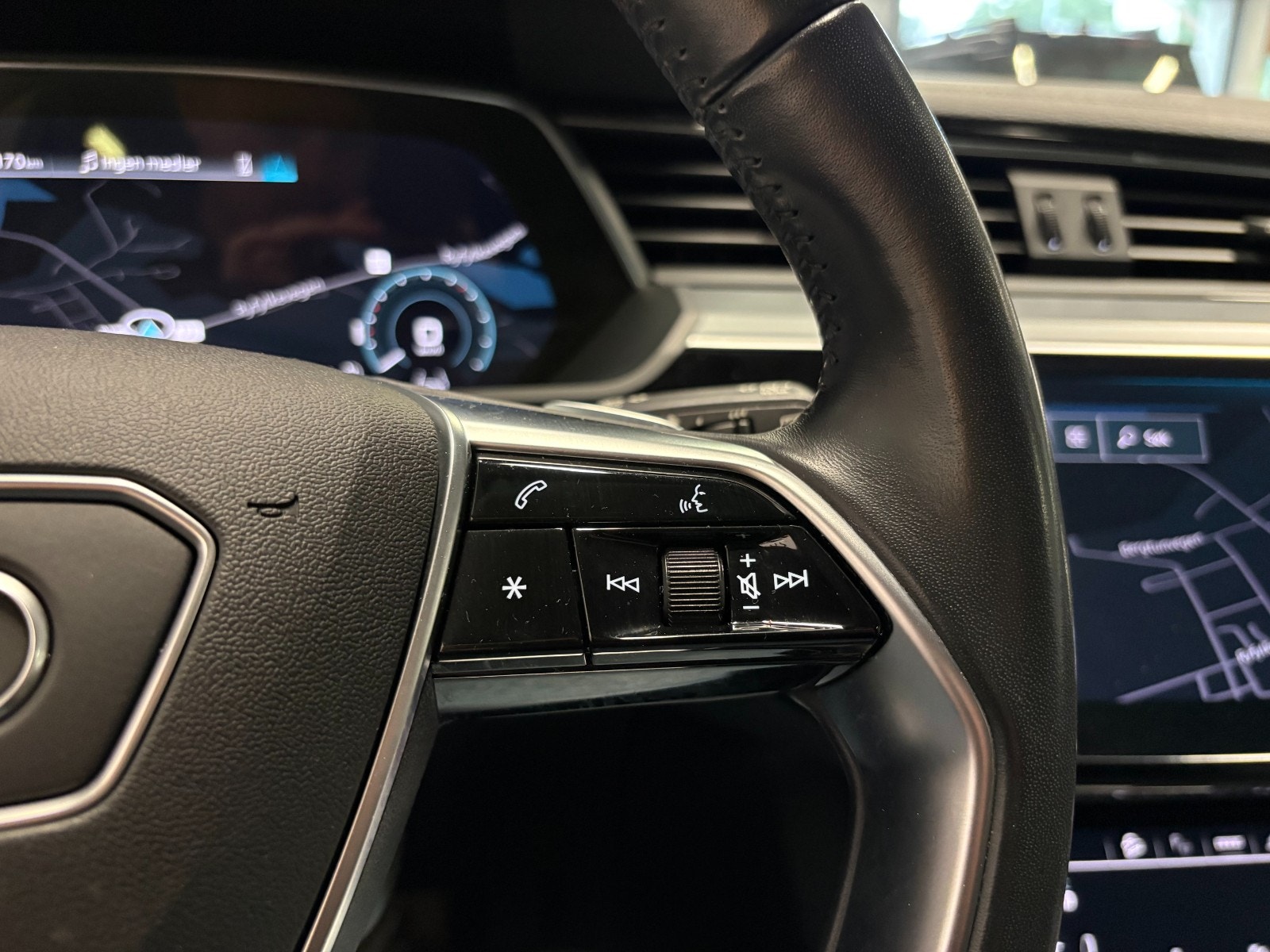 Audi e-tron 50 quattro, 313ps, 2021
