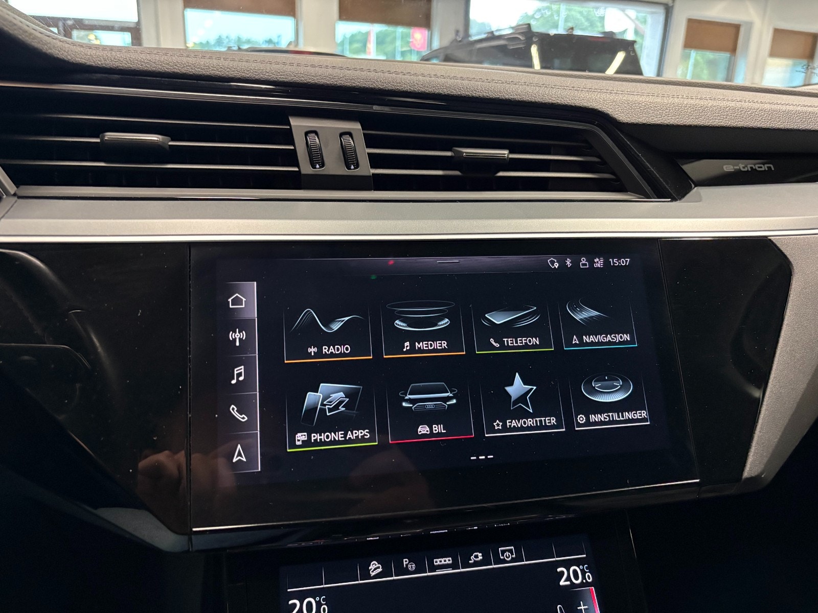 Audi e-tron 50 quattro, 313ps, 2021