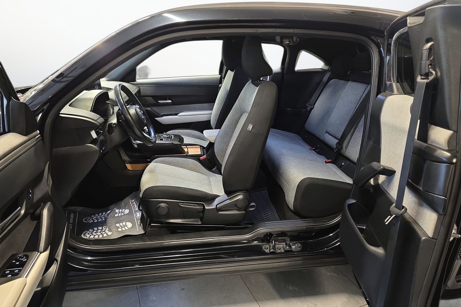 Mazda MX-30 e-Skyactiv EV, 143ps, 2021