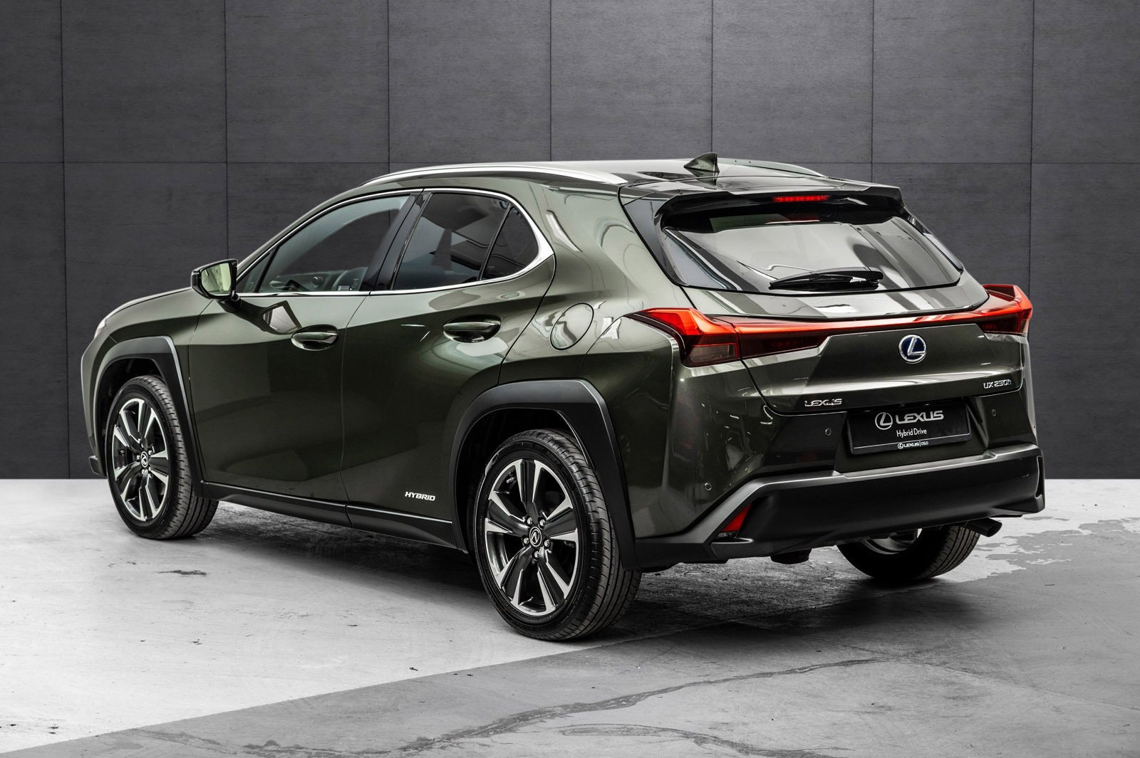 Lexus UX 250h E-Four CVT, 184hp, 2020