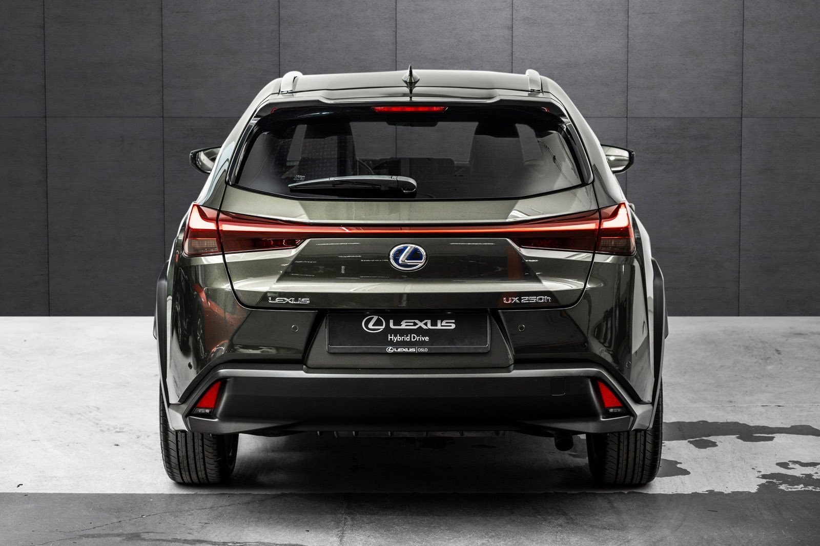 Lexus UX 250h E-Four CVT, 184hp, 2020