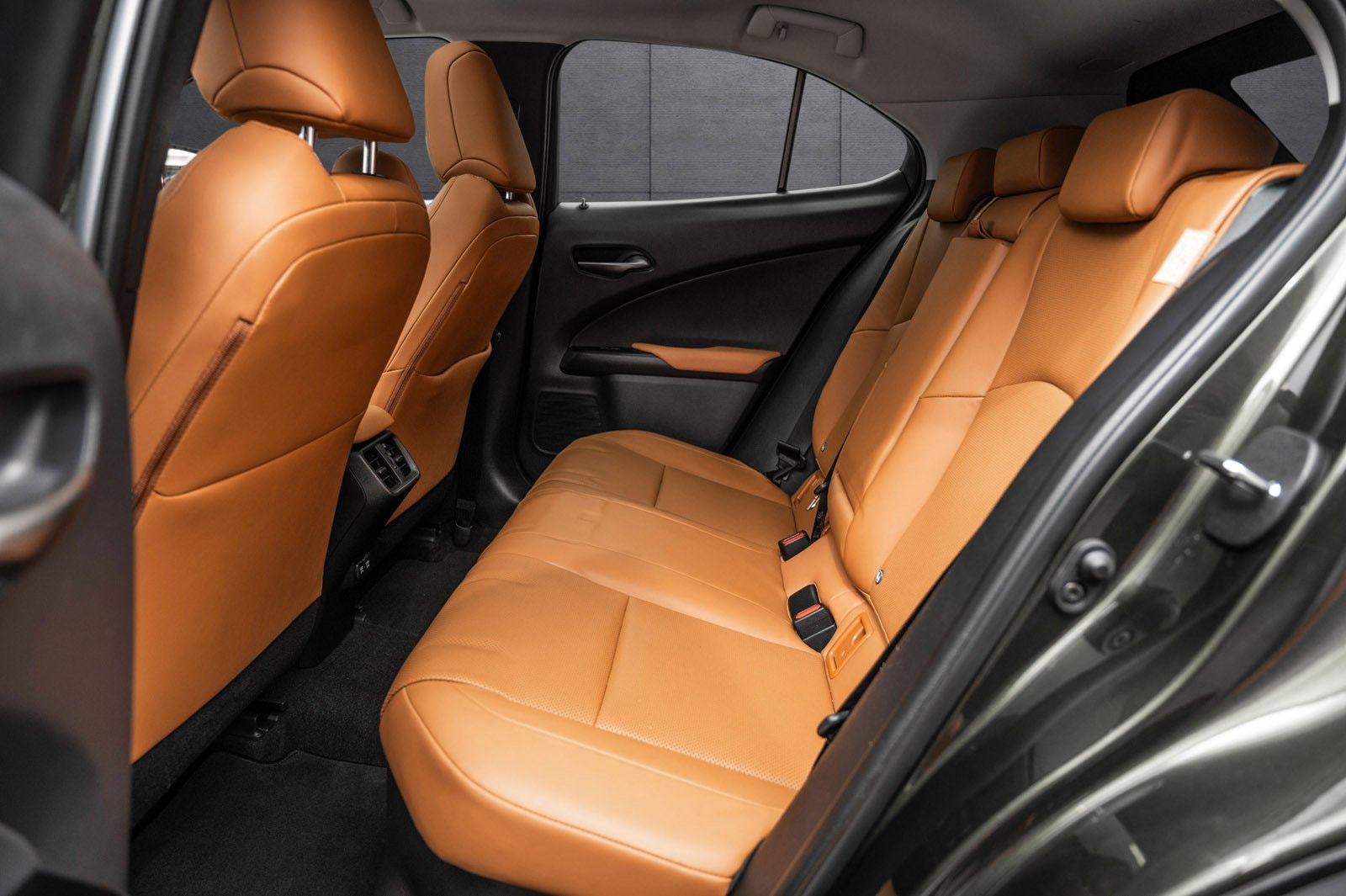Lexus UX 250h E-Four CVT, 184hp, 2020