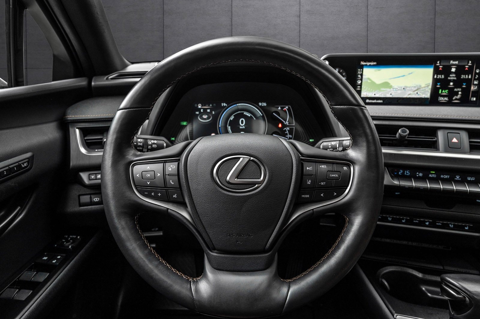 Lexus UX 250h E-Four CVT, 184hp, 2020