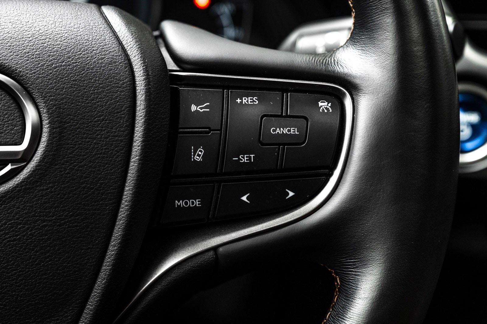 Lexus UX 250h E-Four CVT, 184hp, 2020