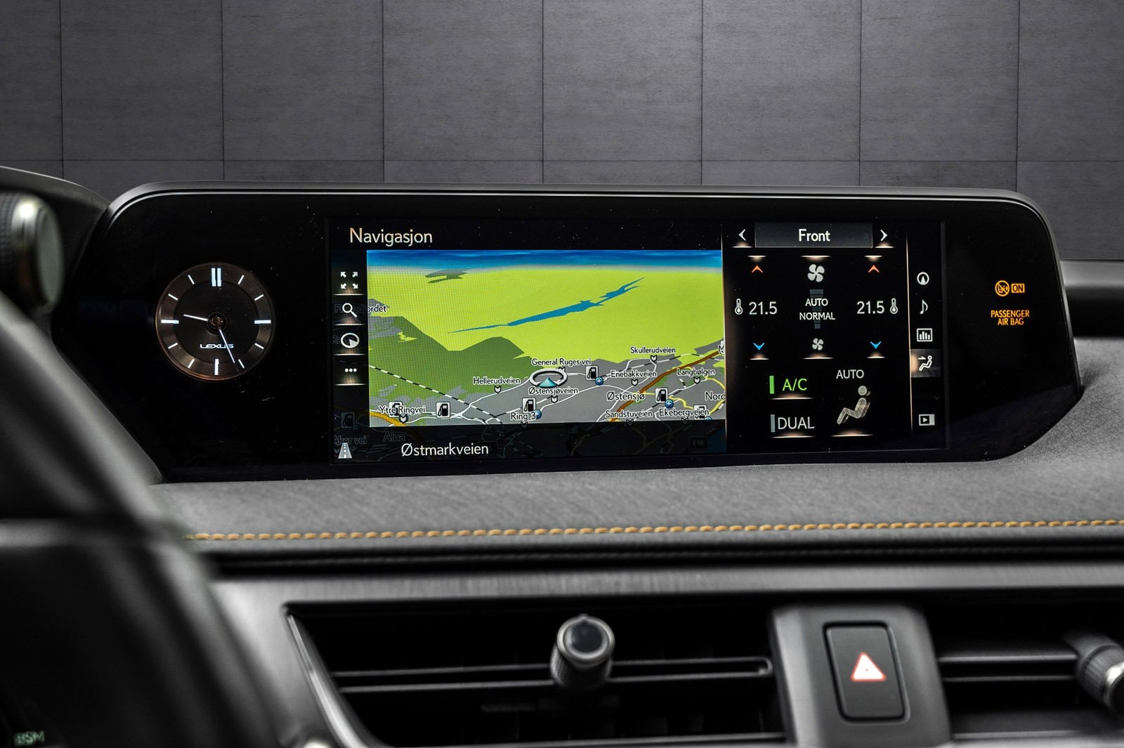 Lexus UX 250h E-Four CVT, 184hp, 2020