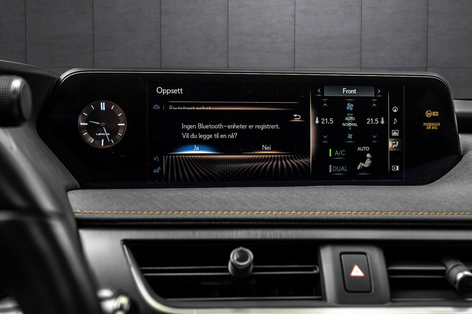 Lexus UX 250h E-Four CVT, 184hp, 2020