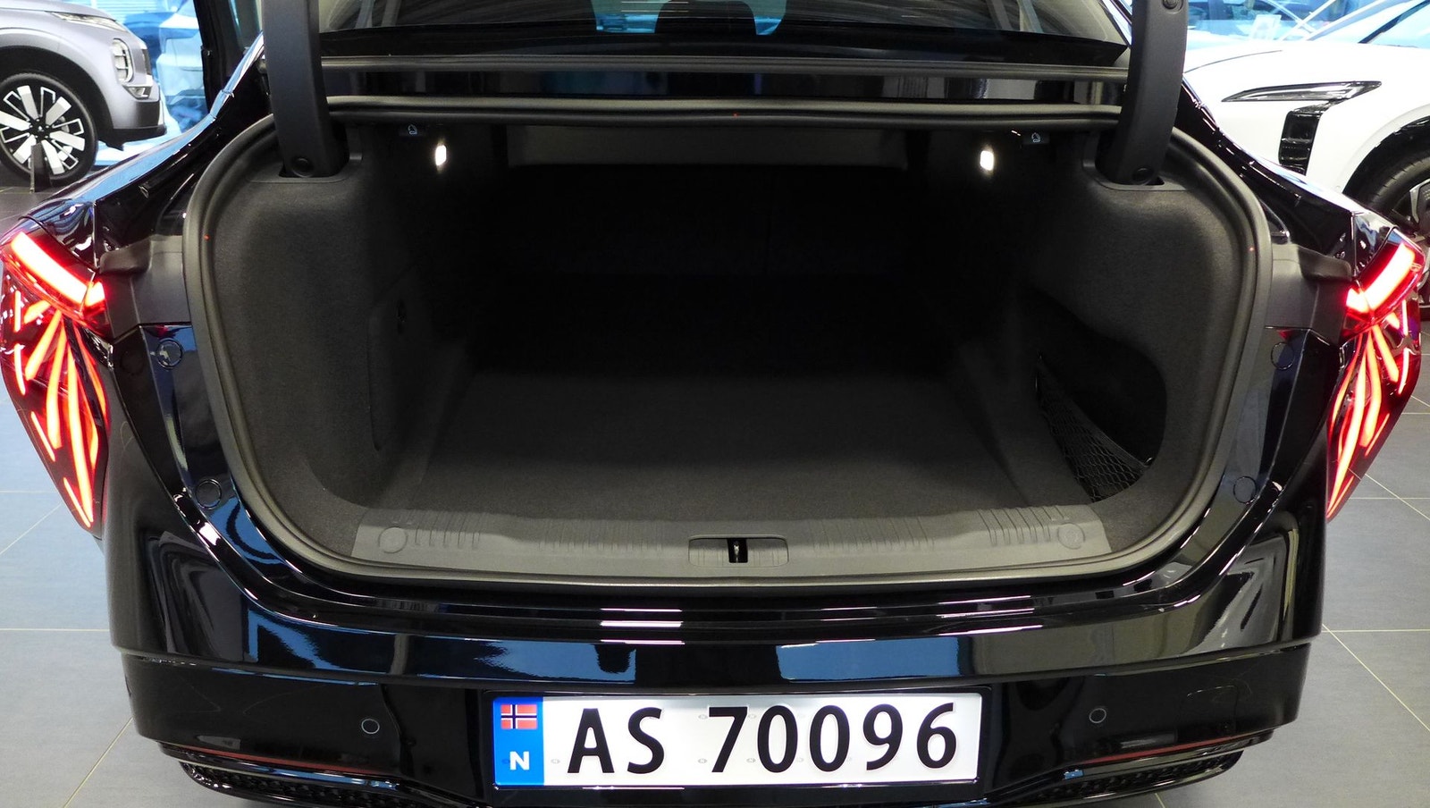 Hongqi EH7 111 kWh AWD, 619hp, 2025