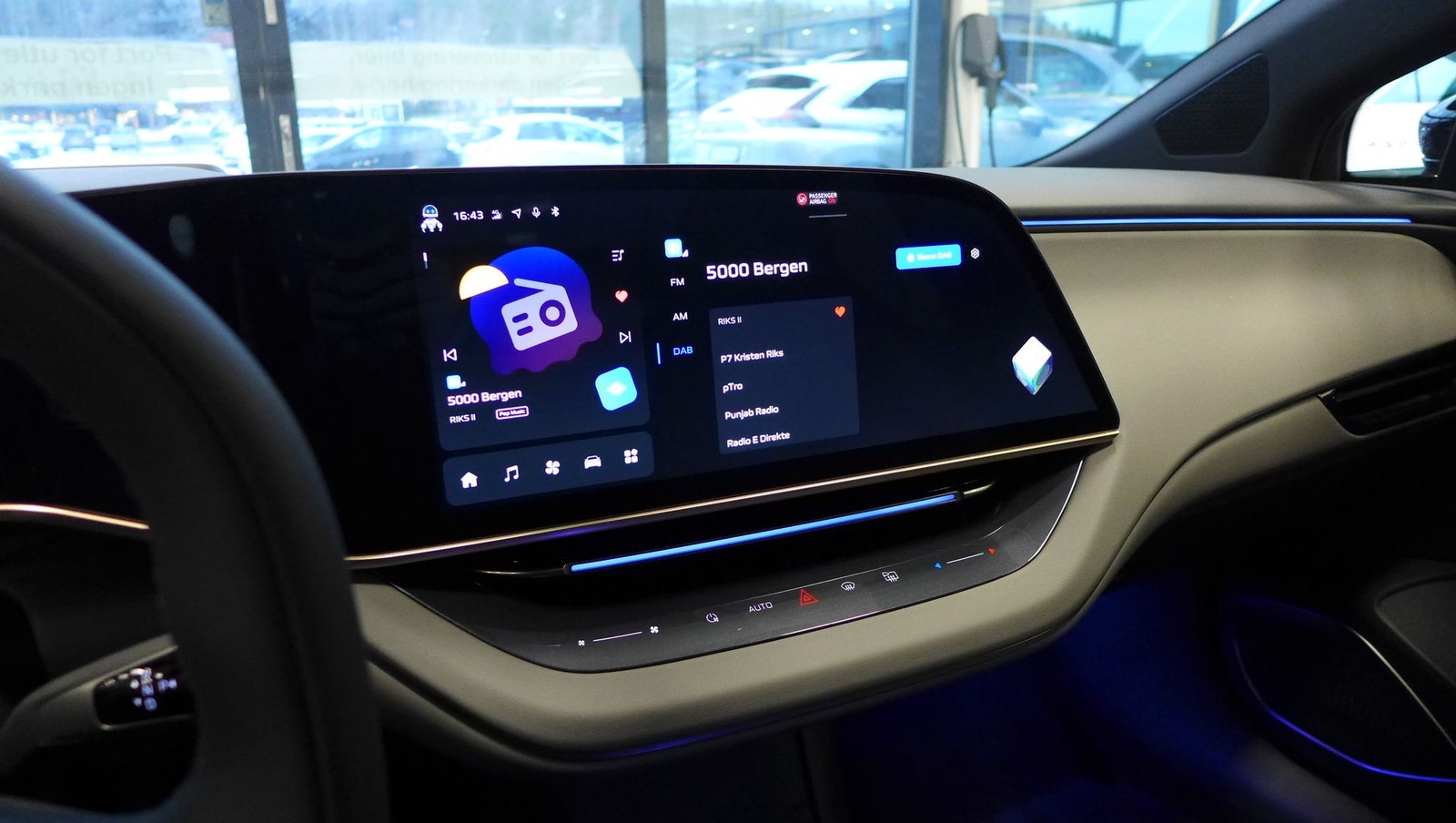 Hongqi EH7 111 kWh AWD, 619hp, 2025