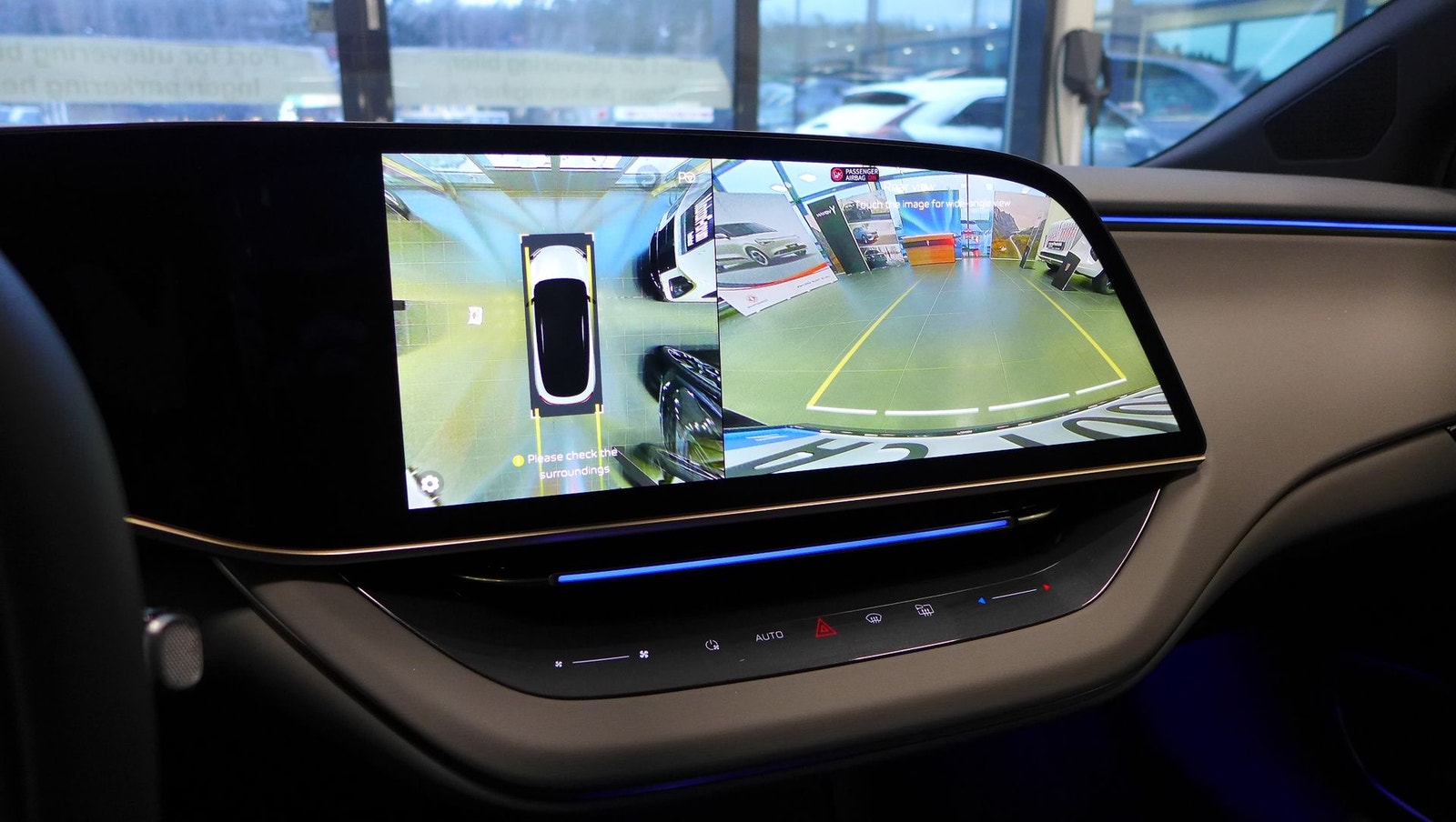Hongqi EH7 111 kWh AWD, 619hp, 2025