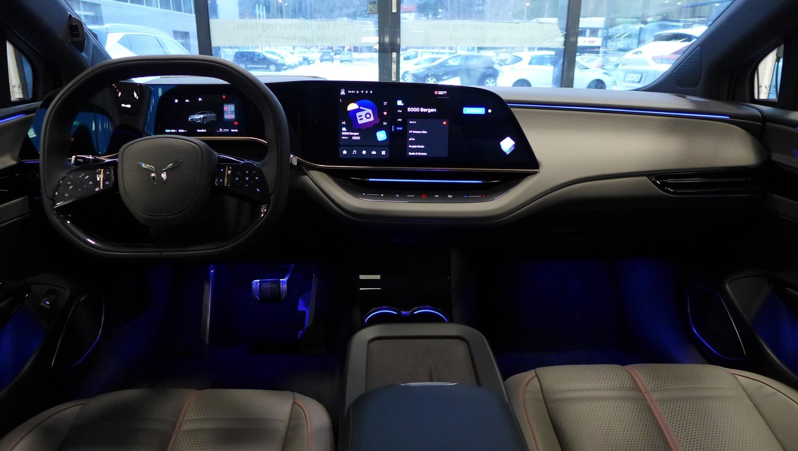 Hongqi EH7 111 kWh AWD, 619hp, 2025