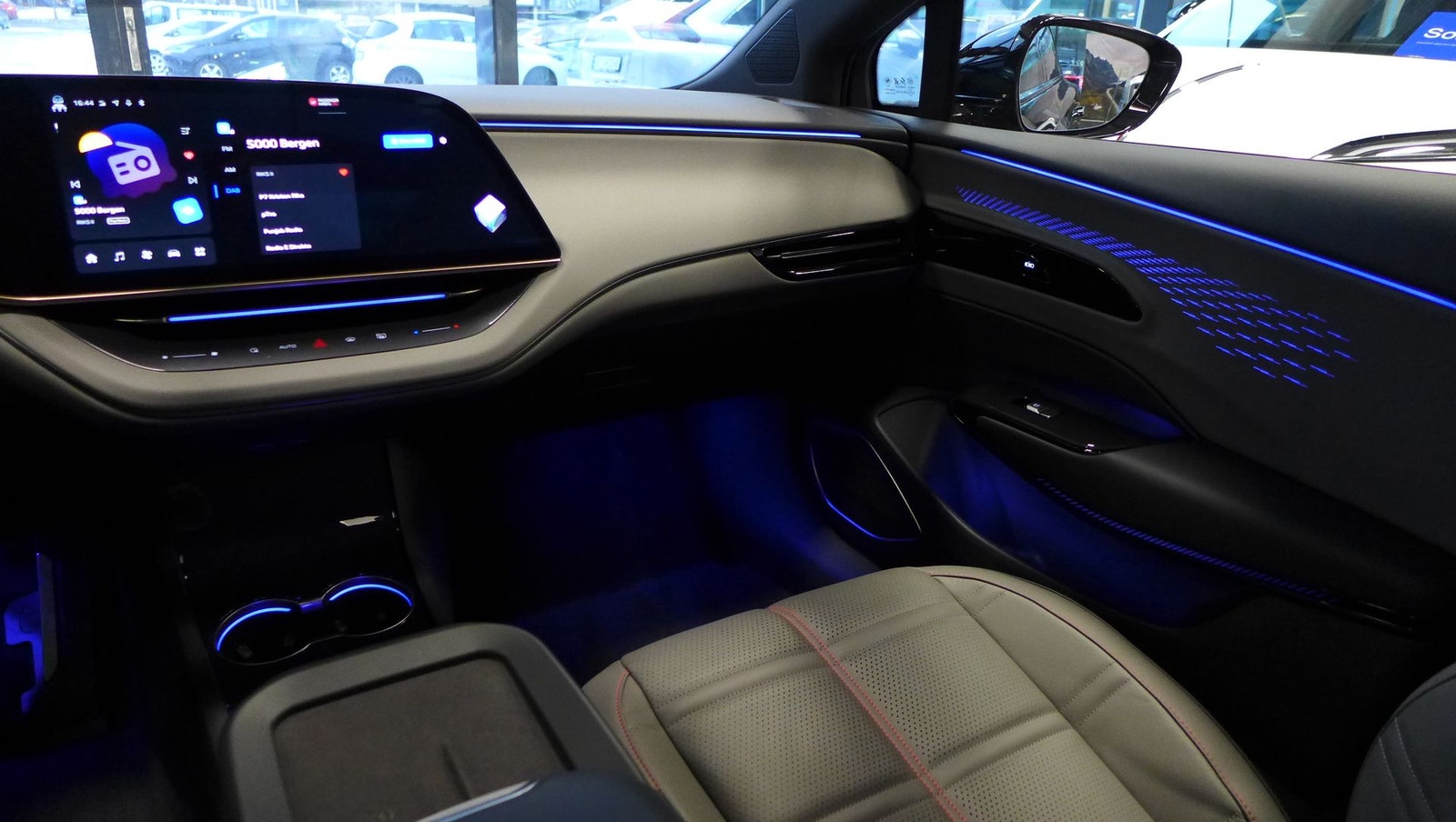 Hongqi EH7 111 kWh AWD, 619hp, 2025