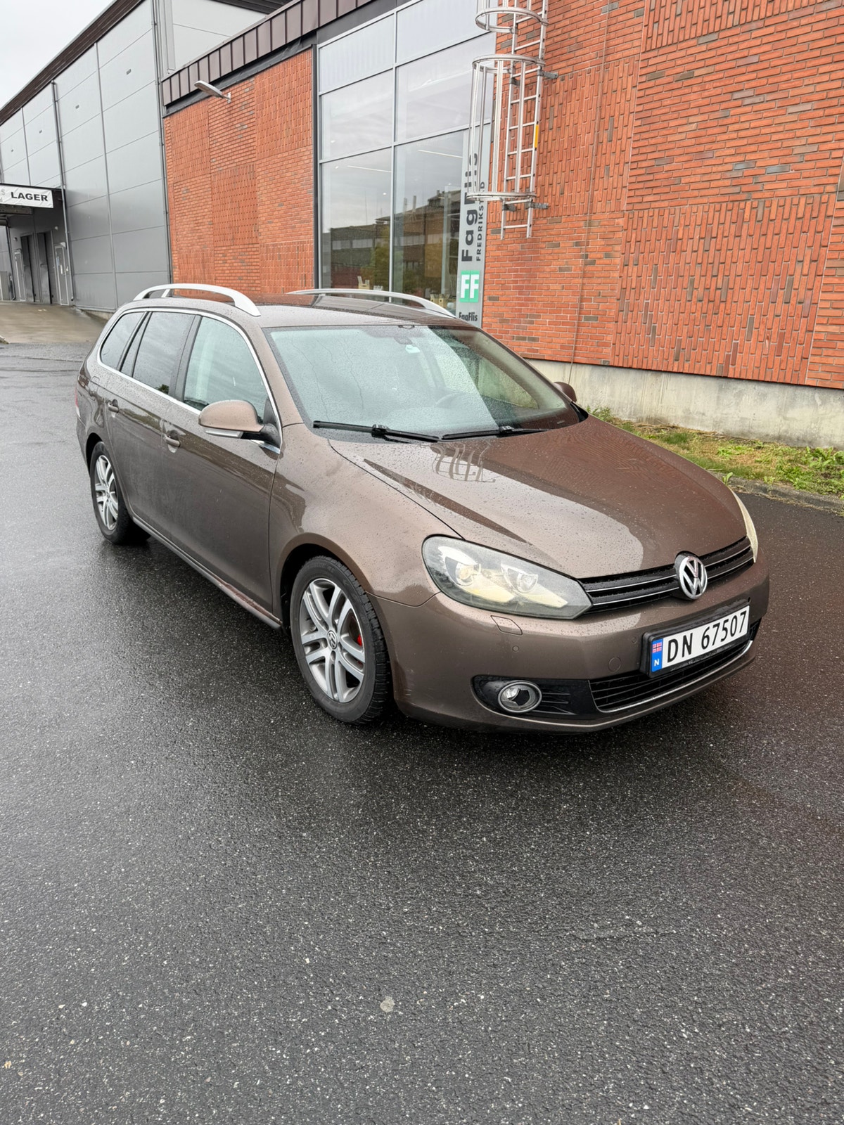 Volkswagen Golf Variant 1.6 TDI DPF DSG Sequential, 7-trins, 105ps, 2011
