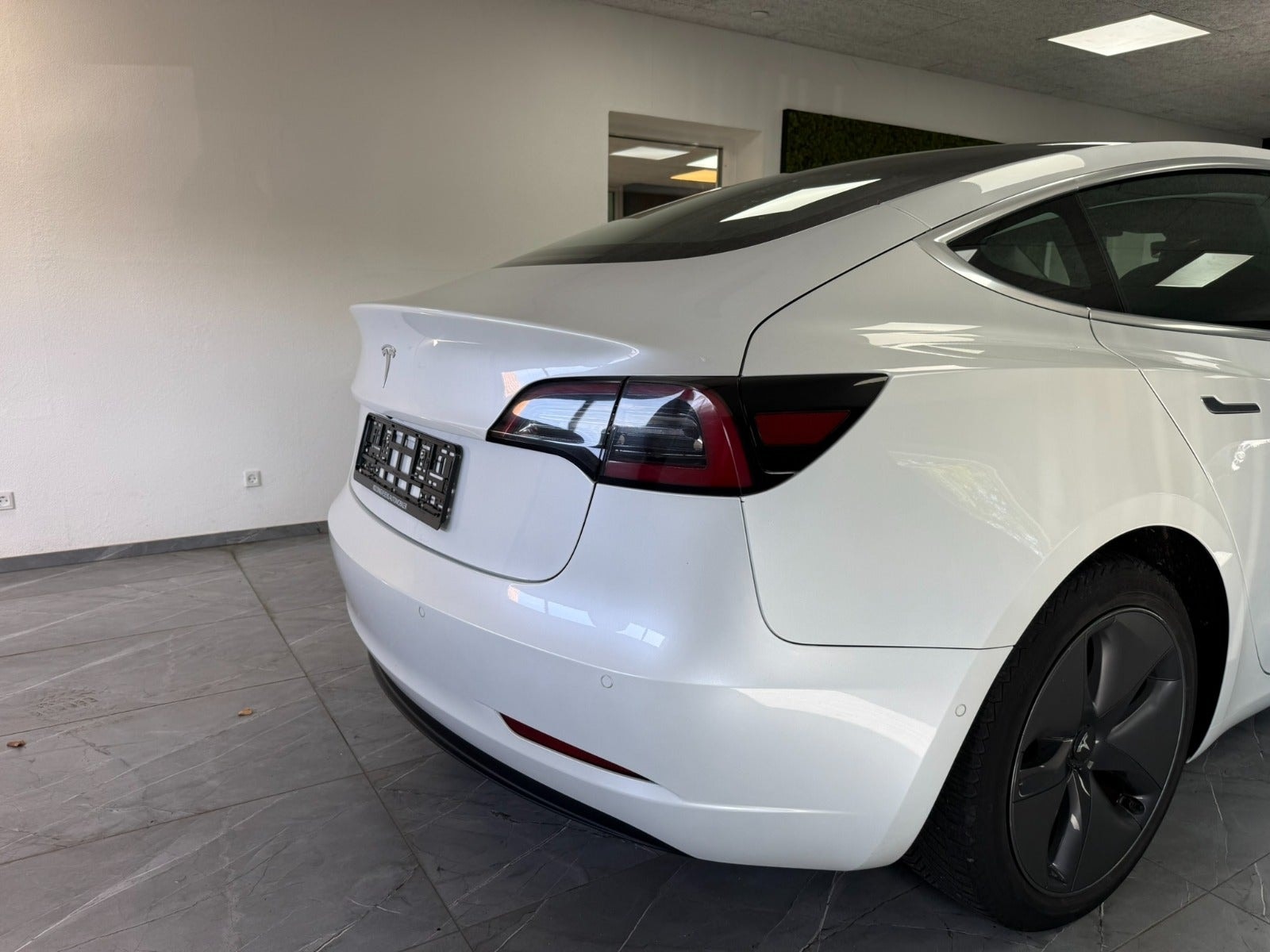 Tesla Model 3 Standard Range Plus, 283ps, 2020