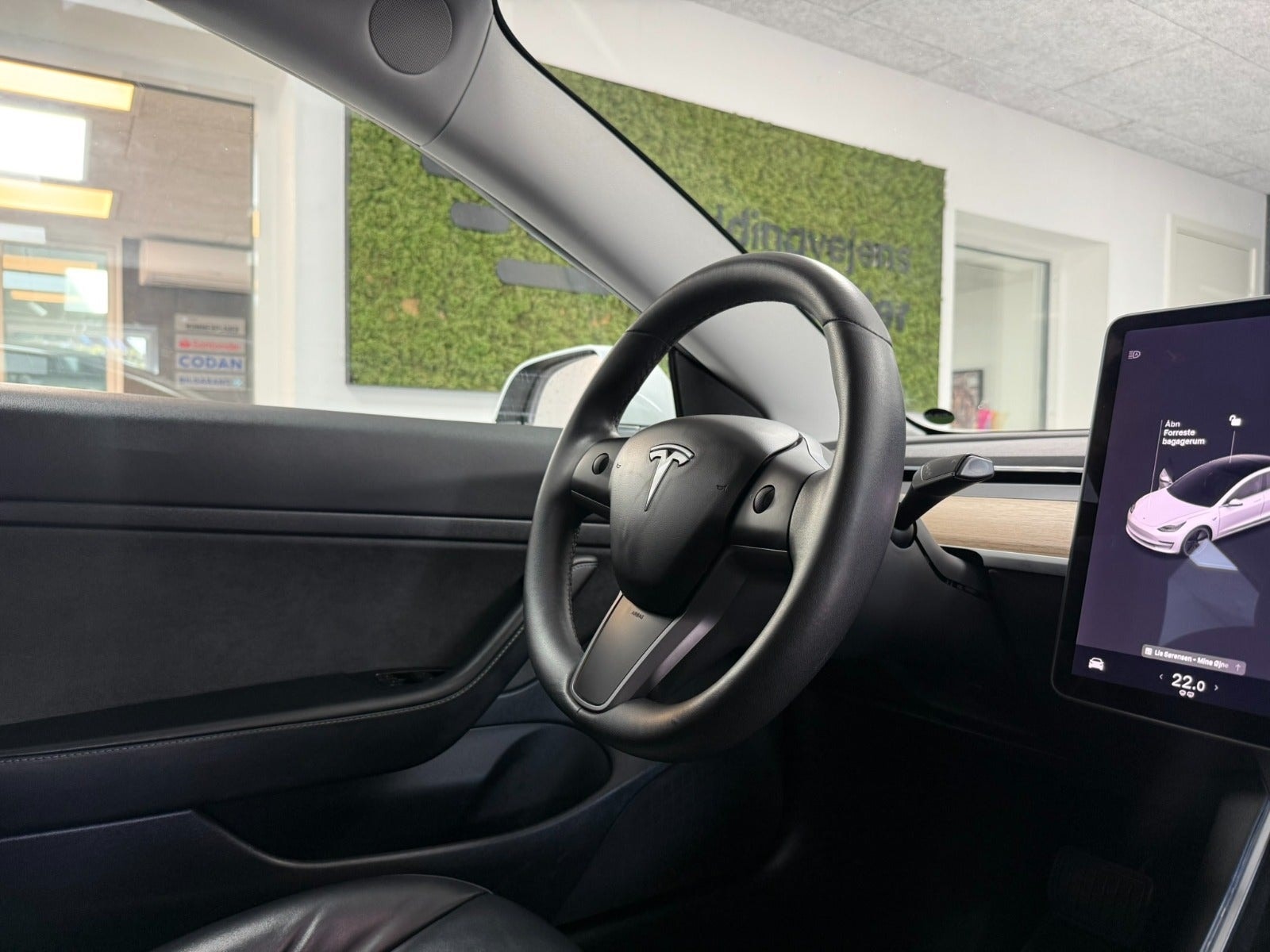 Tesla Model 3 Standard Range Plus, 283ps, 2020