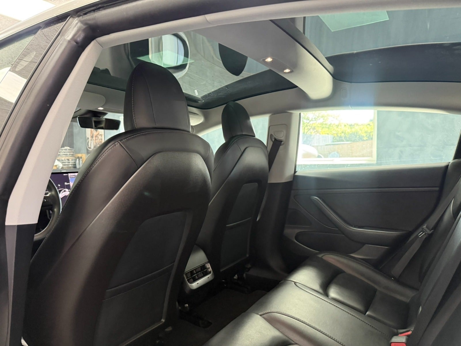 Tesla Model 3 Standard Range Plus, 283ps, 2020