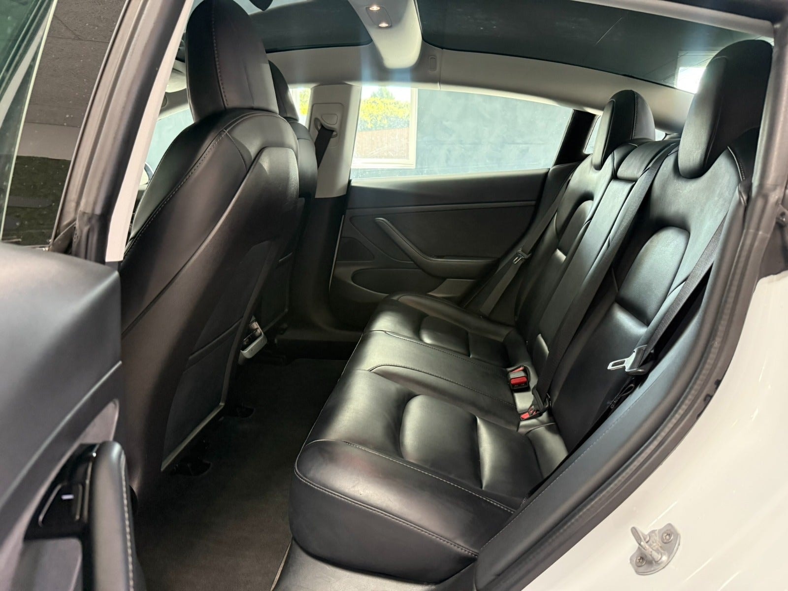 Tesla Model 3 Standard Range Plus, 283ps, 2020