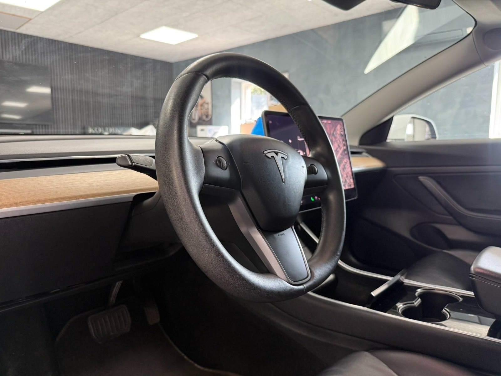 Tesla Model 3 Standard Range Plus, 283ps, 2020