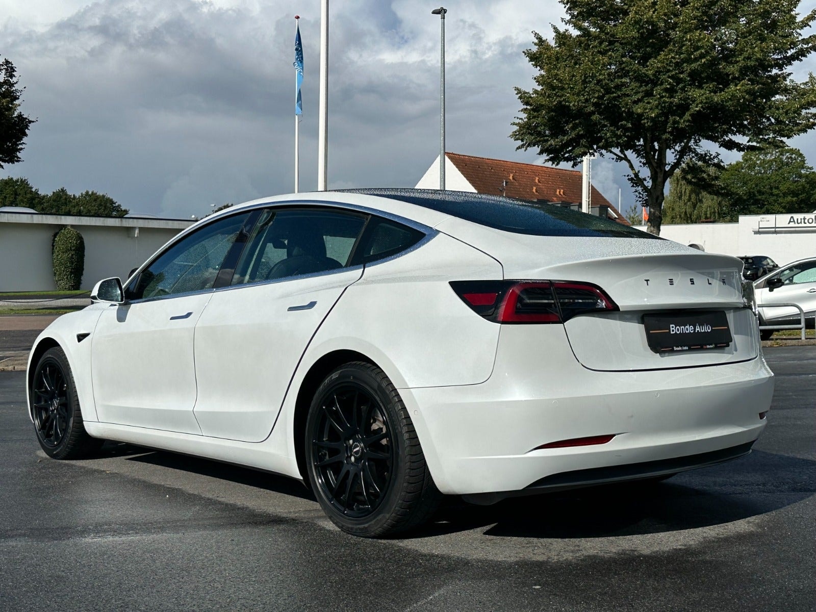 Tesla Model 3 Standard Range Plus, 283ps, 2020