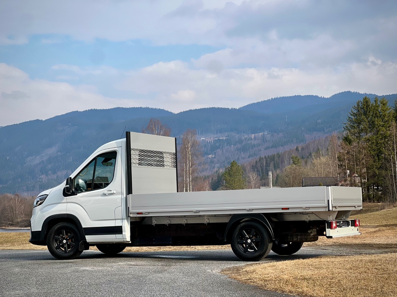 Maxus e-Deliver 9 Chassis Cab 65 kWh, 204ps, 2025