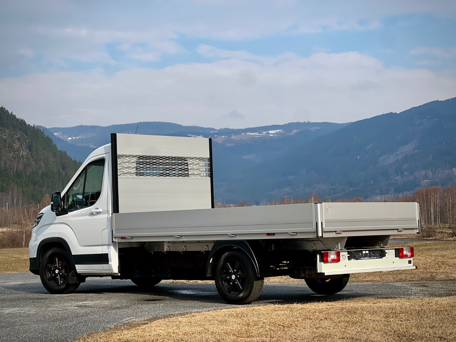 Maxus e-Deliver 9 Chassis Cab 65 kWh, 204ps, 2025