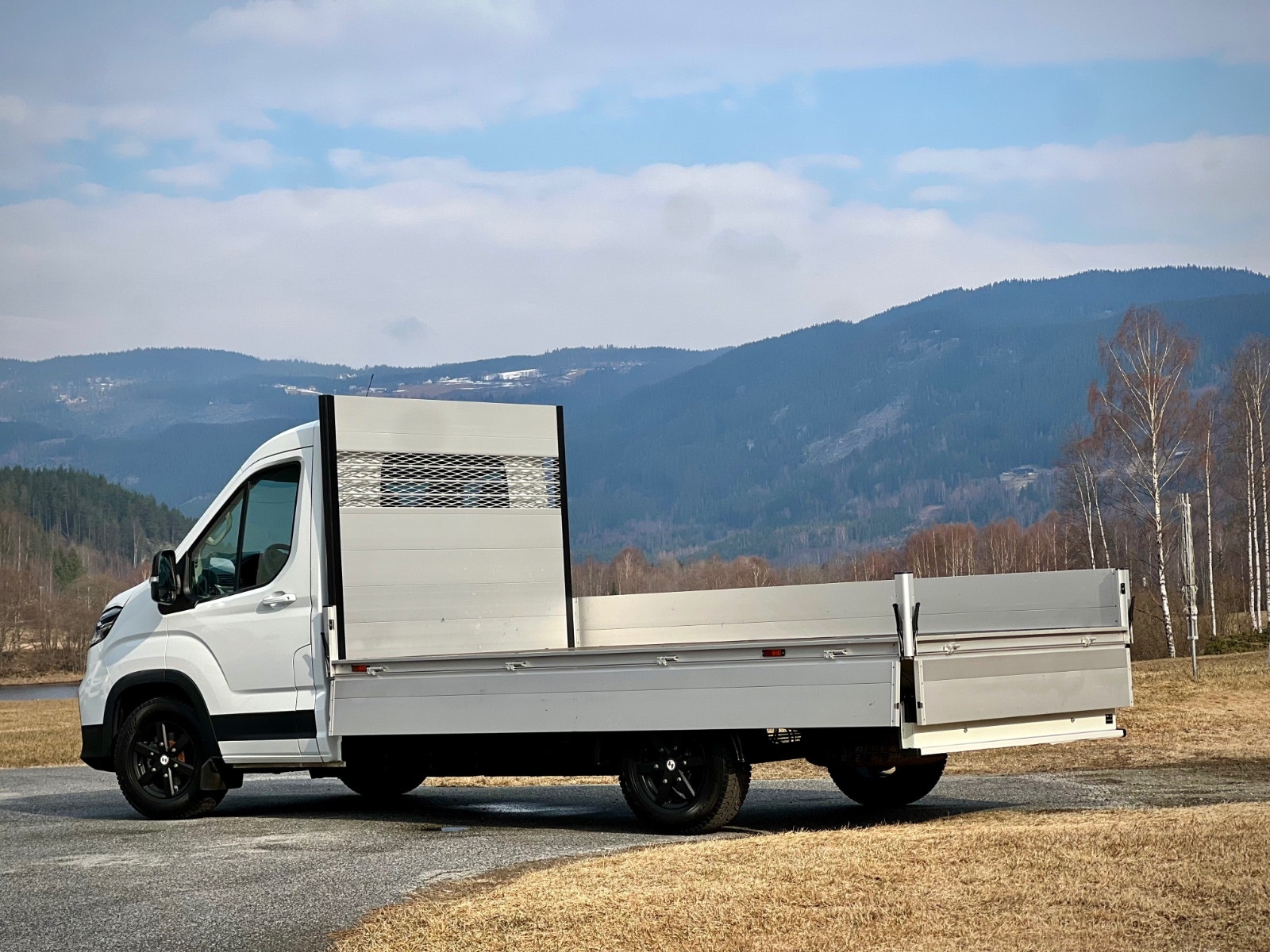 Maxus e-Deliver 9 Chassis Cab 65 kWh, 204ps, 2025