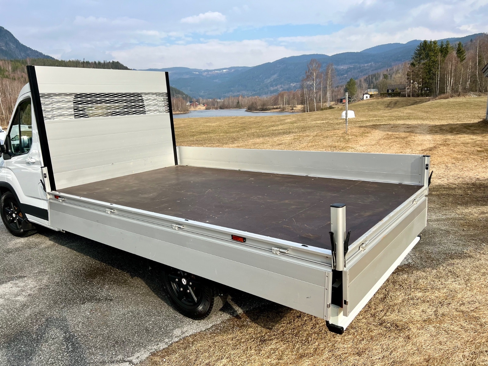Maxus e-Deliver 9 Chassis Cab 65 kWh, 204ps, 2025