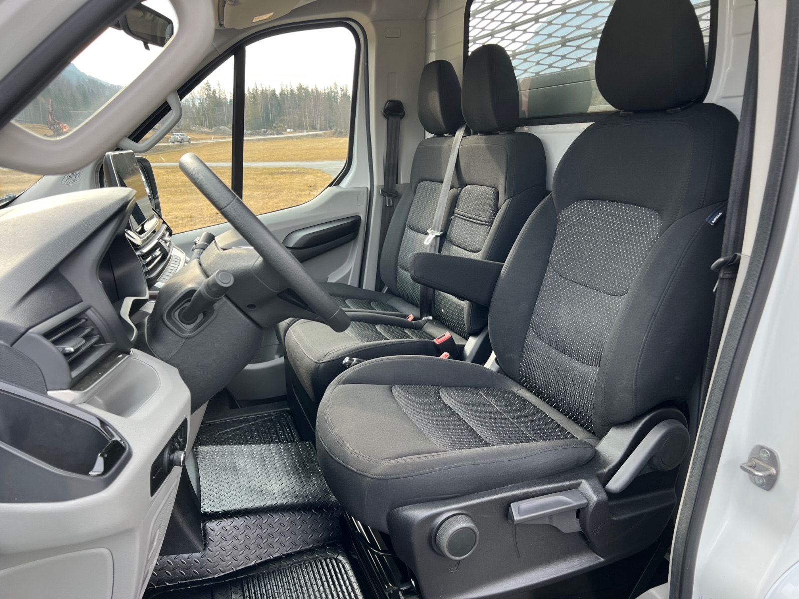 Maxus e-Deliver 9 Chassis Cab 65 kWh, 204ps, 2025