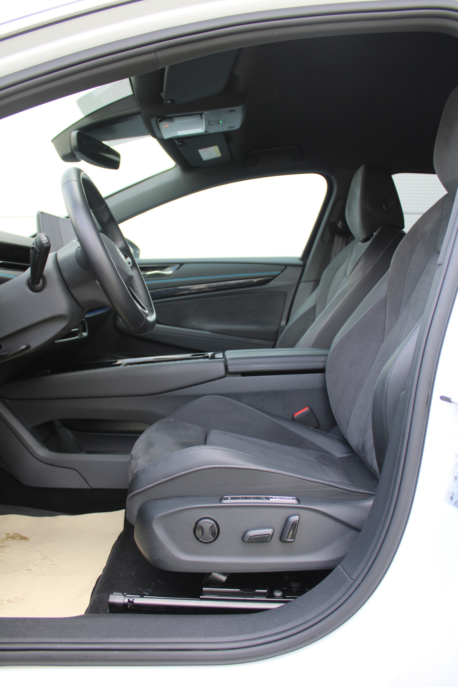 Volkswagen ID.7 Pro, 286hp, 2024