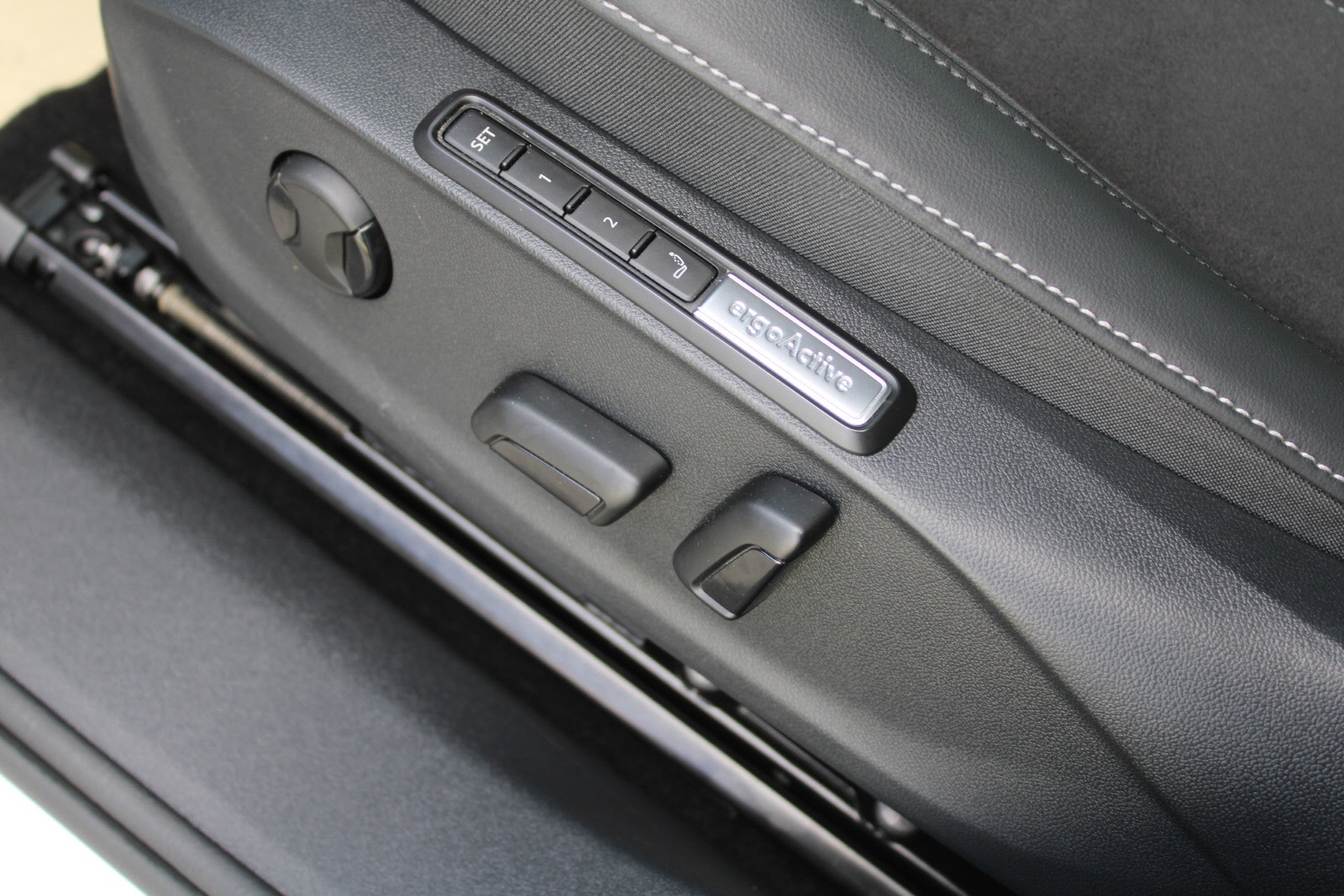 Volkswagen ID.7 Pro, 286hp, 2024