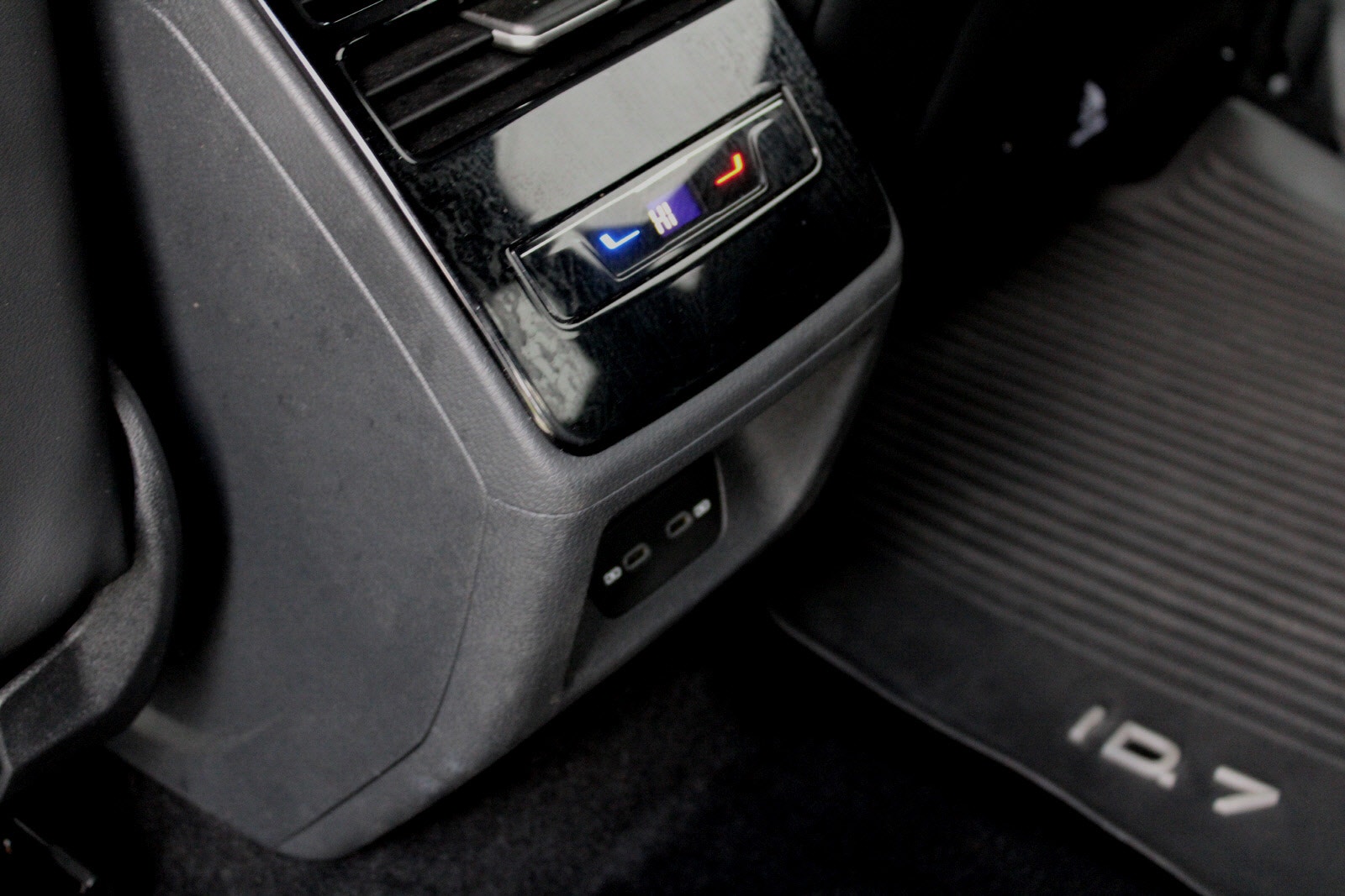 Volkswagen ID.7 Pro, 286hp, 2024