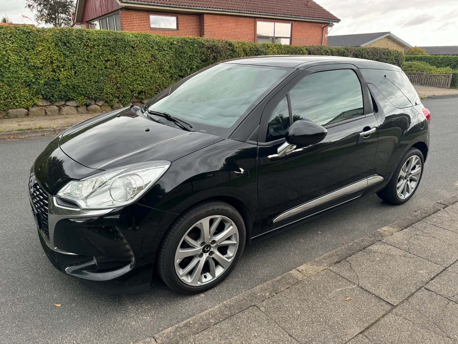 DS 3 1.6 BlueHDi Manual, 5-trins, 99ps, 2017