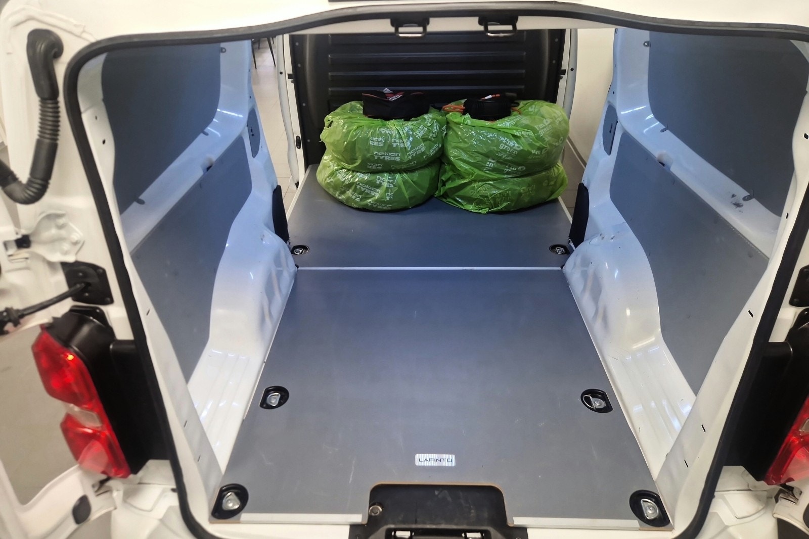Opel Vivaro-e Panel Van, 136ps, 2022