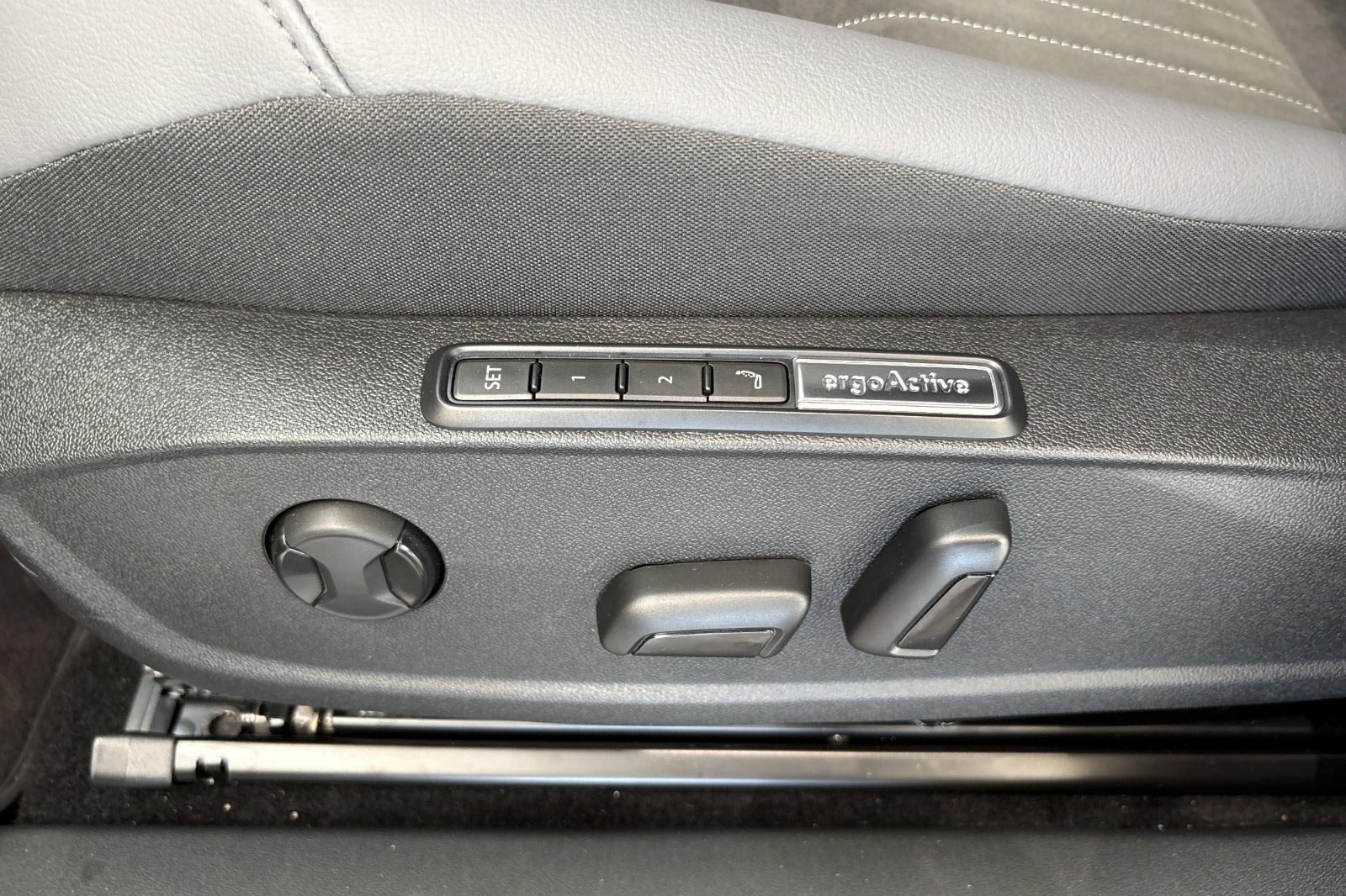 Volkswagen ID.4 Pro, 286ps, 2026