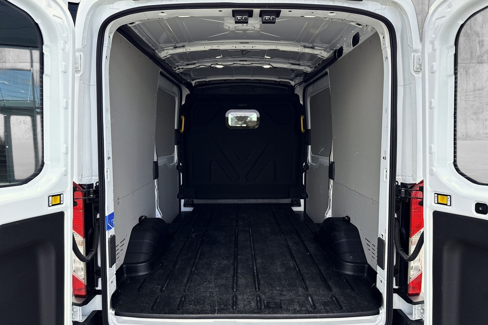 Ford E-Transit 390, 184ps, 2024