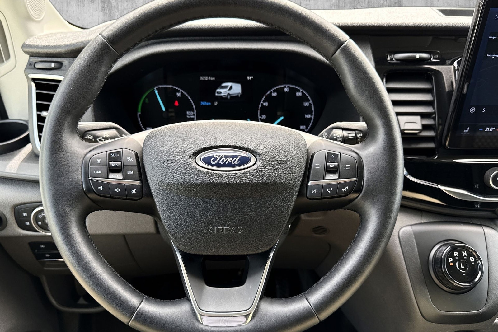 Ford E-Transit 390, 184ps, 2024
