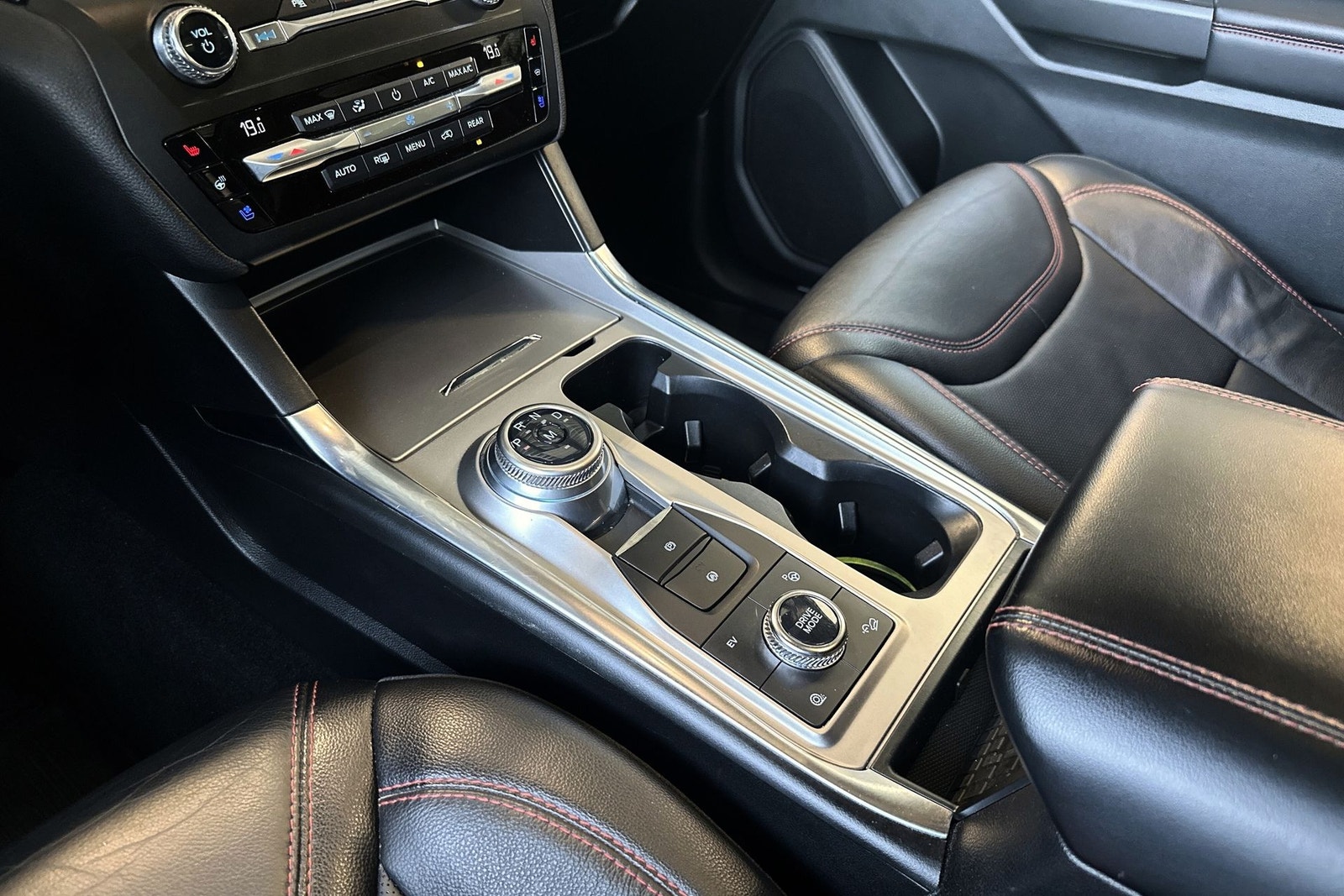 Ford Explorer Plug-In Hybrid SelectShift, 10-trins, 457ps, 2020