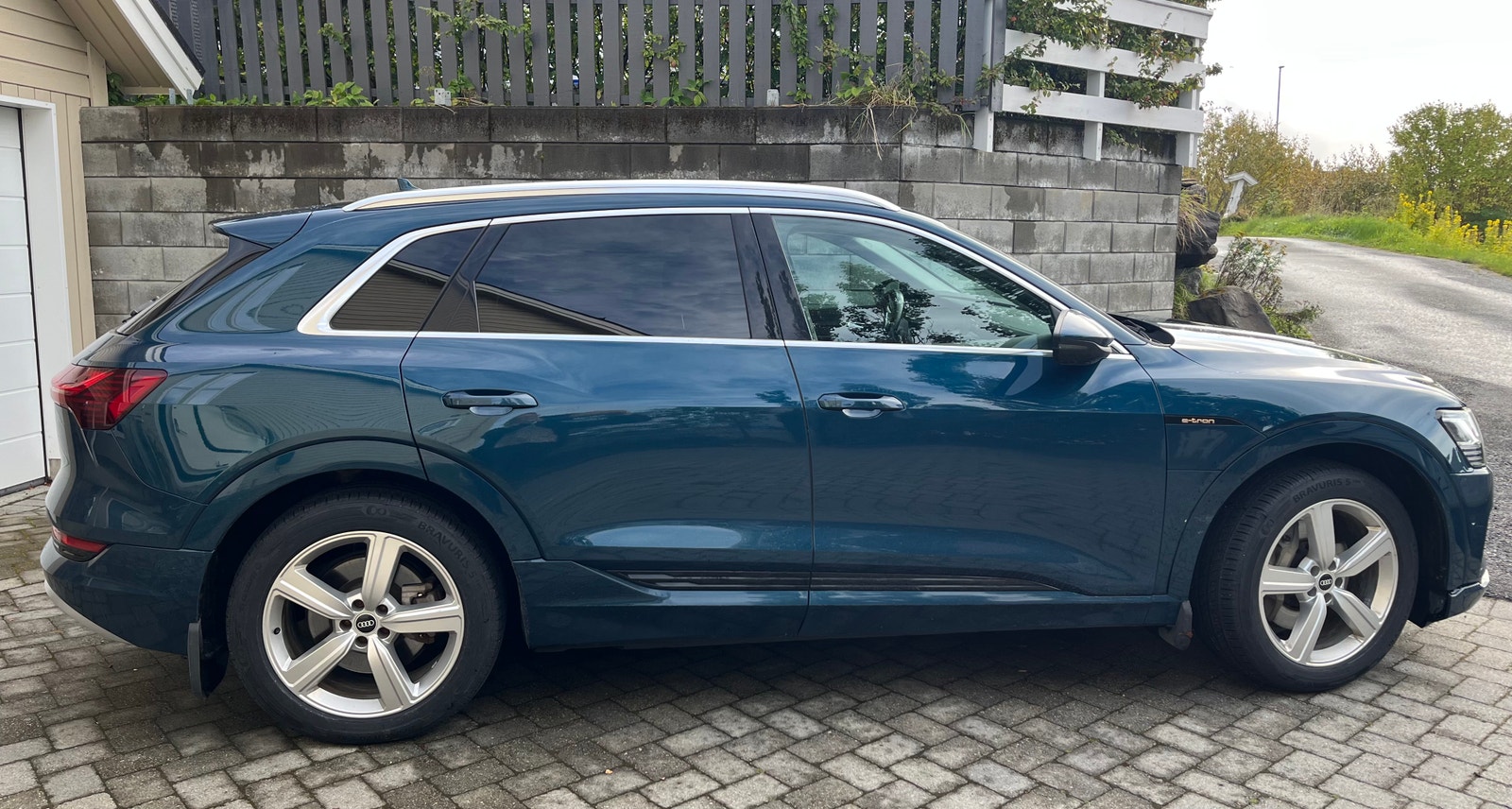 Audi e-tron 50 quattro, 313ps, 2021